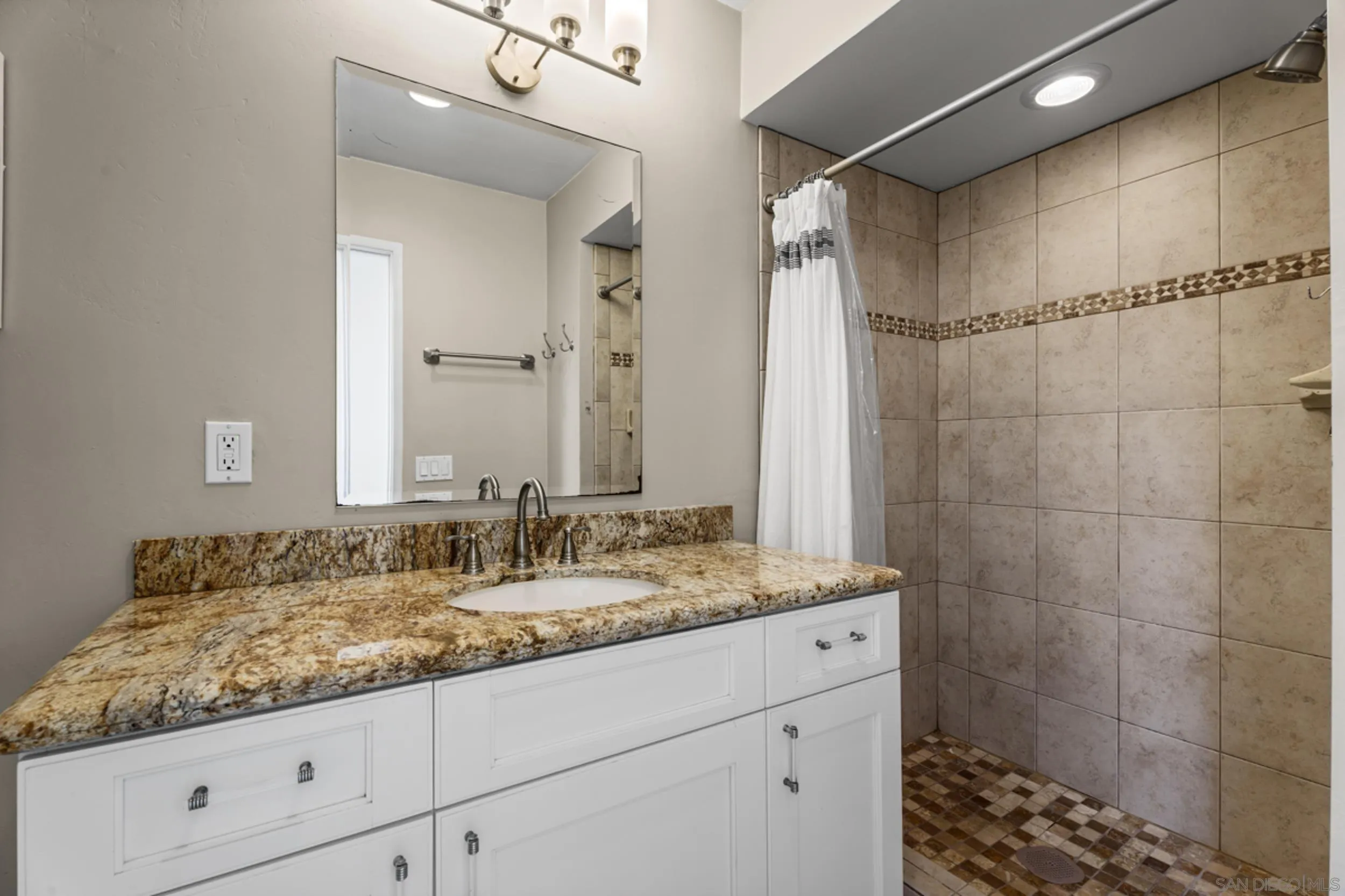 https://cdn.realtyfeed.com/cdn/127/260021826/7d4a814bd0ce5dec059efe2a66742d28.webp