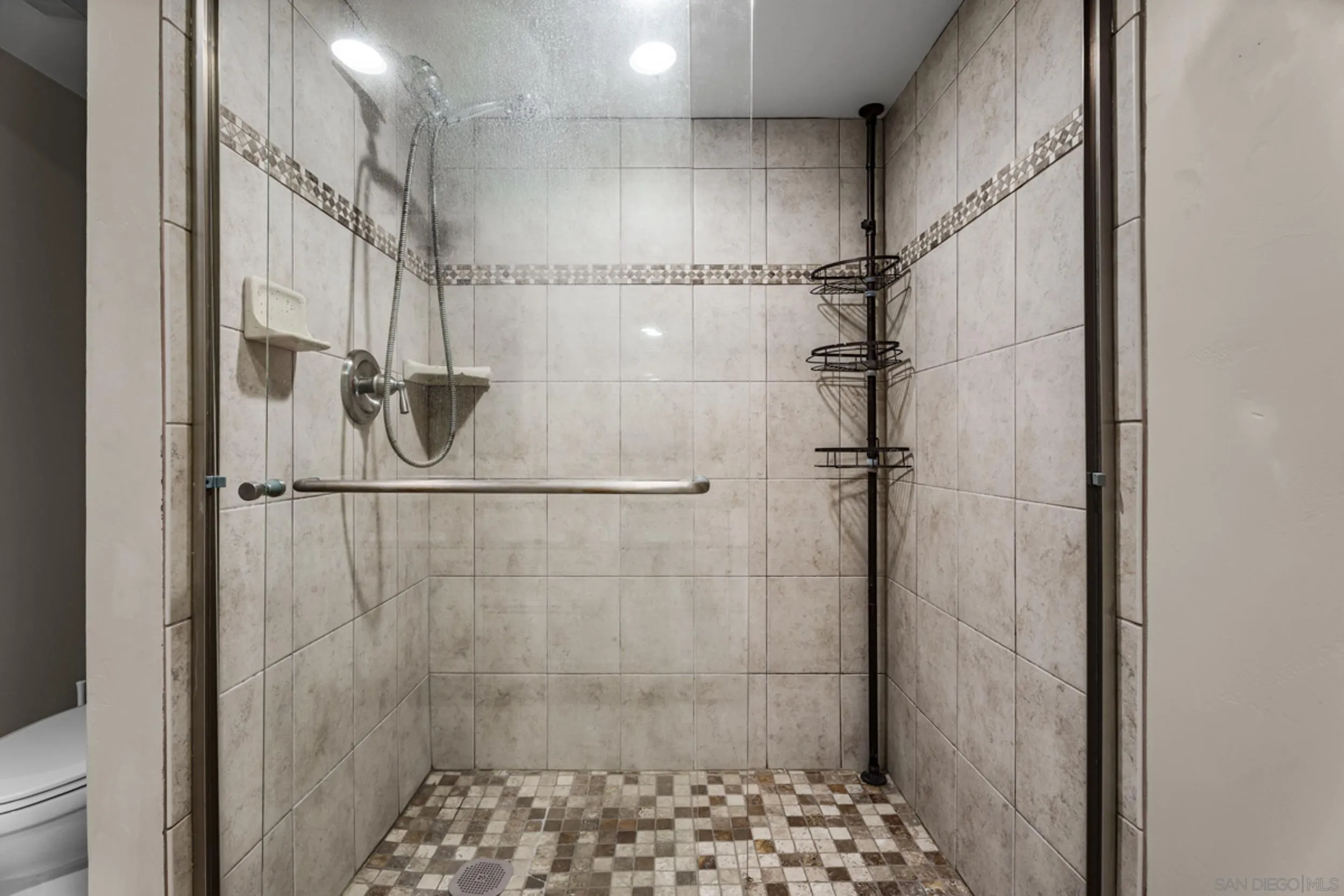 https://cdn.realtyfeed.com/cdn/127/260021826/a2337567f77a8d3b3dd849037f8eaa16.webp