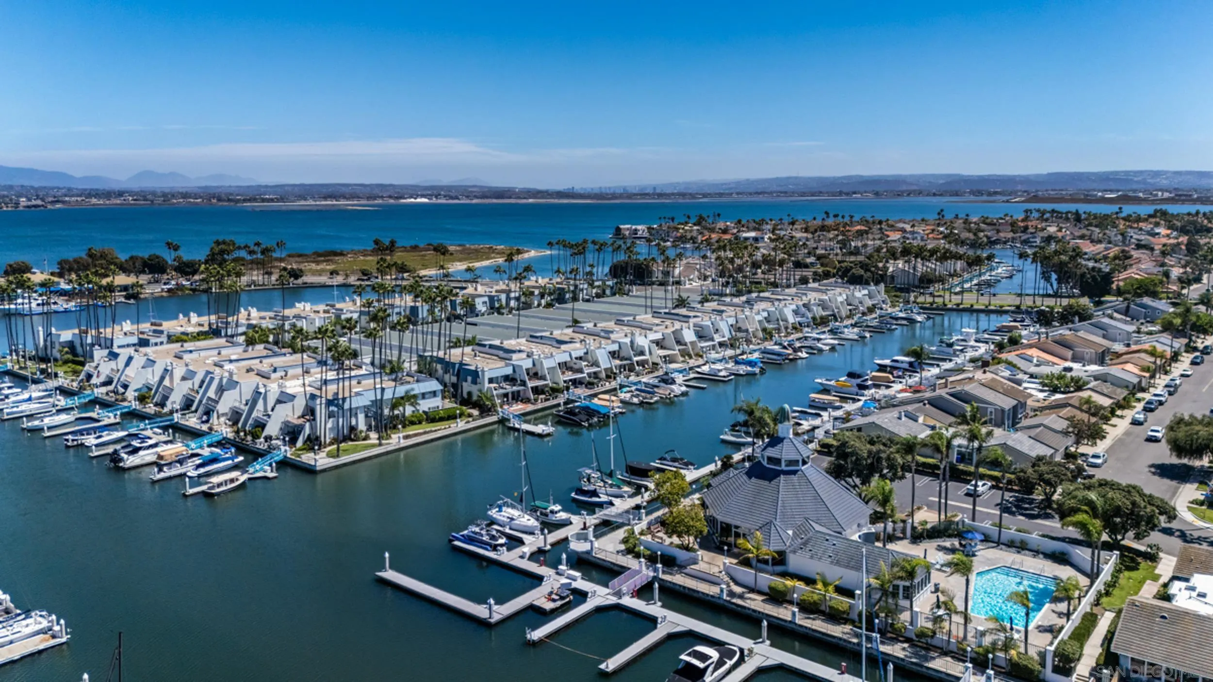 https://cdn.realtyfeed.com/cdn/127/260021826/a81461f207d2d1e321b7b982588255b0.webp