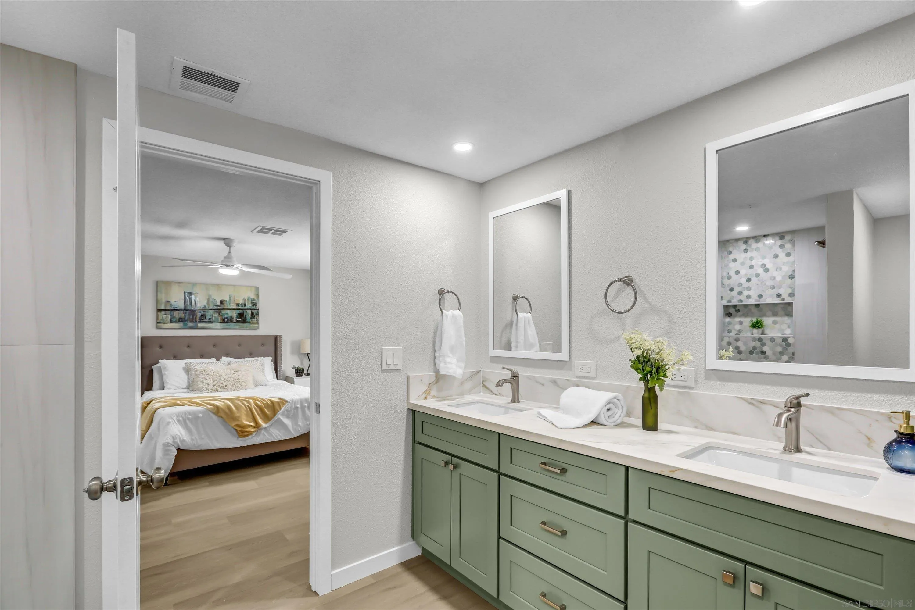 https://cdn.realtyfeed.com/cdn/127/260021827/2df51ea9cc685660a3832f3ff871af16.webp