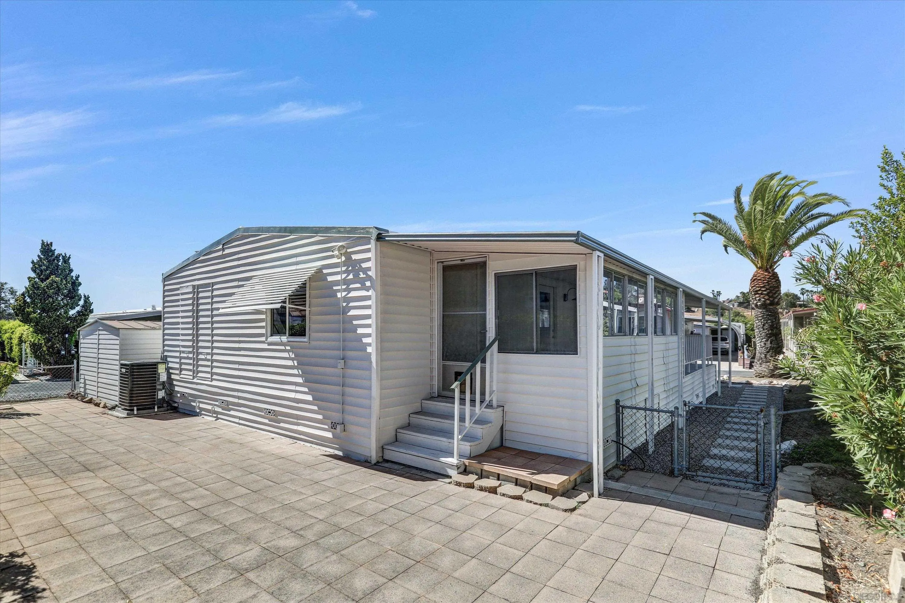 https://cdn.realtyfeed.com/cdn/127/260021827/a5ba53e57129d5dc98a72126fd9b5627.webp