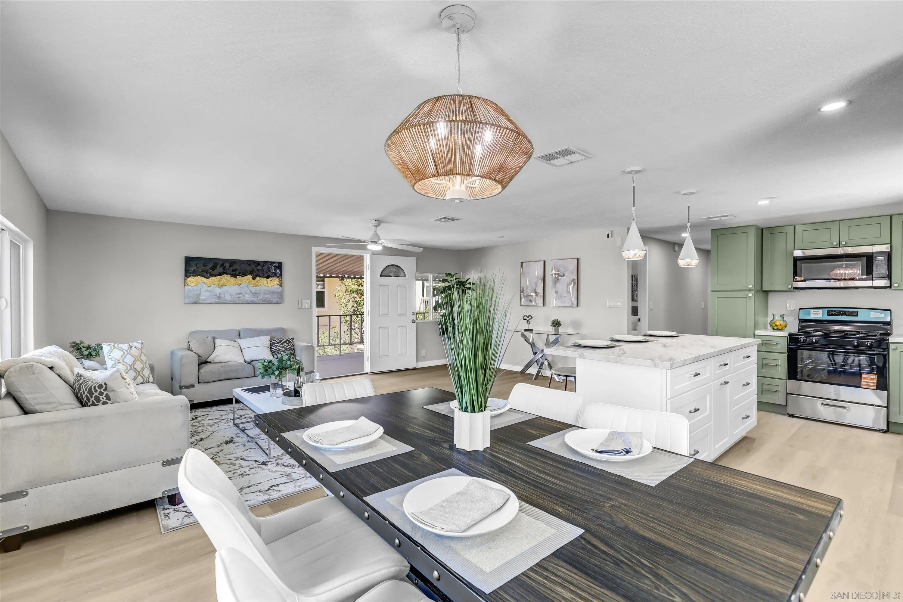 https://cdn.realtyfeed.com/cdn/127/260021827/b9646de035b6ed0b25a8849c6d81a2bd.webp
