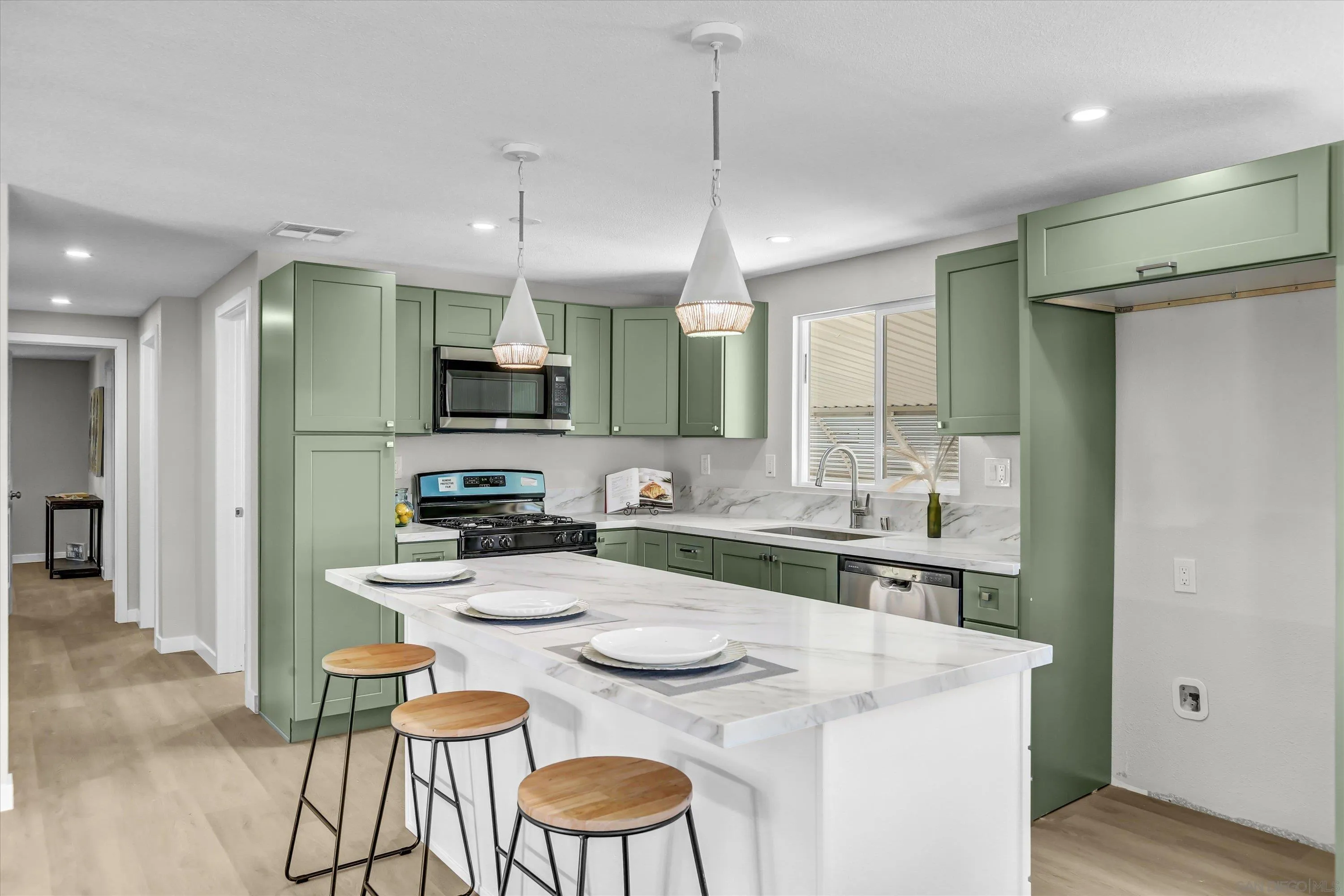 https://cdn.realtyfeed.com/cdn/127/260021827/d1f6f70d109a64a1a67ff307d7372d6b.webp