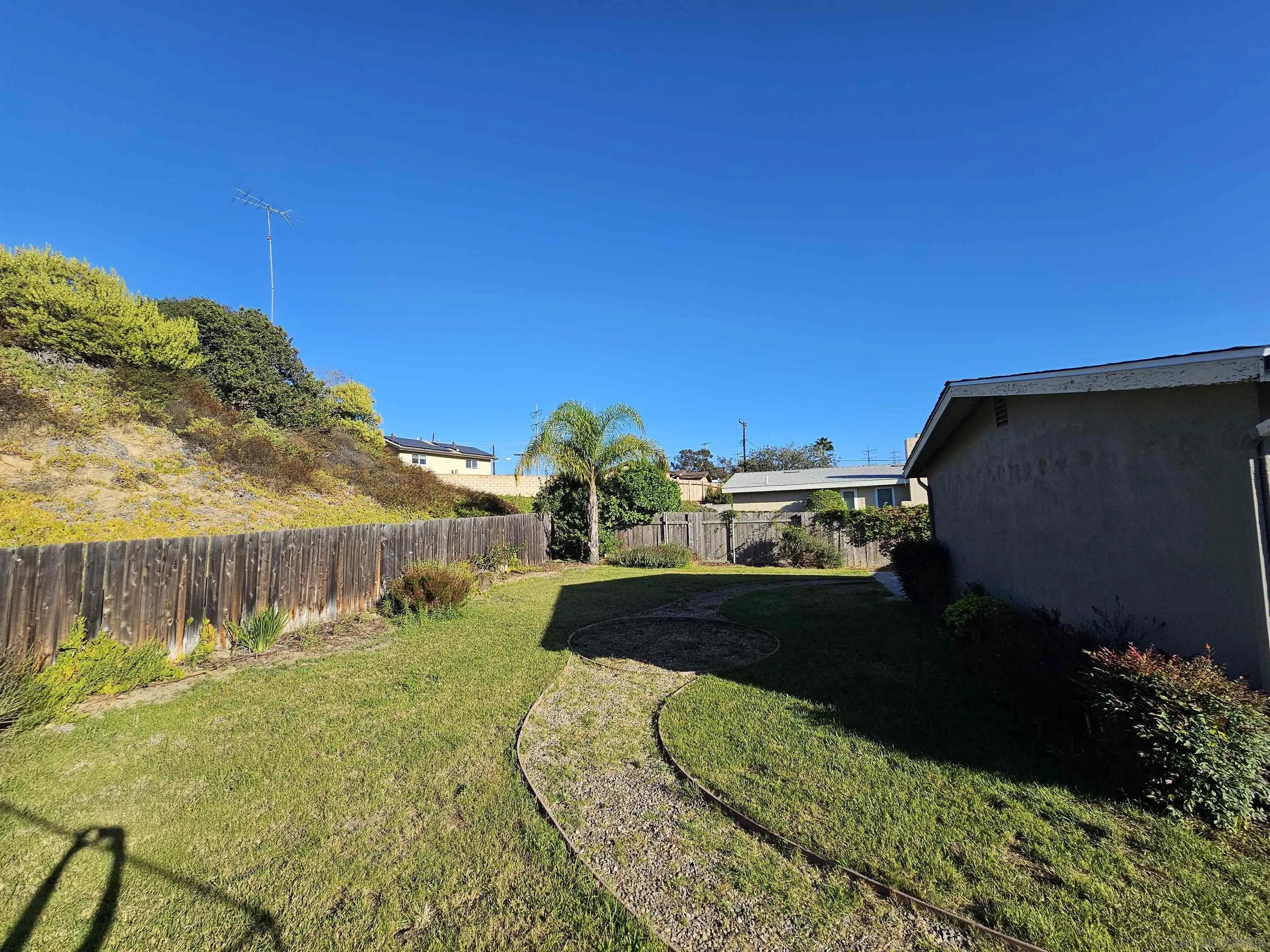 https://cdn.realtyfeed.com/cdn/127/260021828/768c1e6bf1c83f2b8b71ec045d2b2f2a.webp