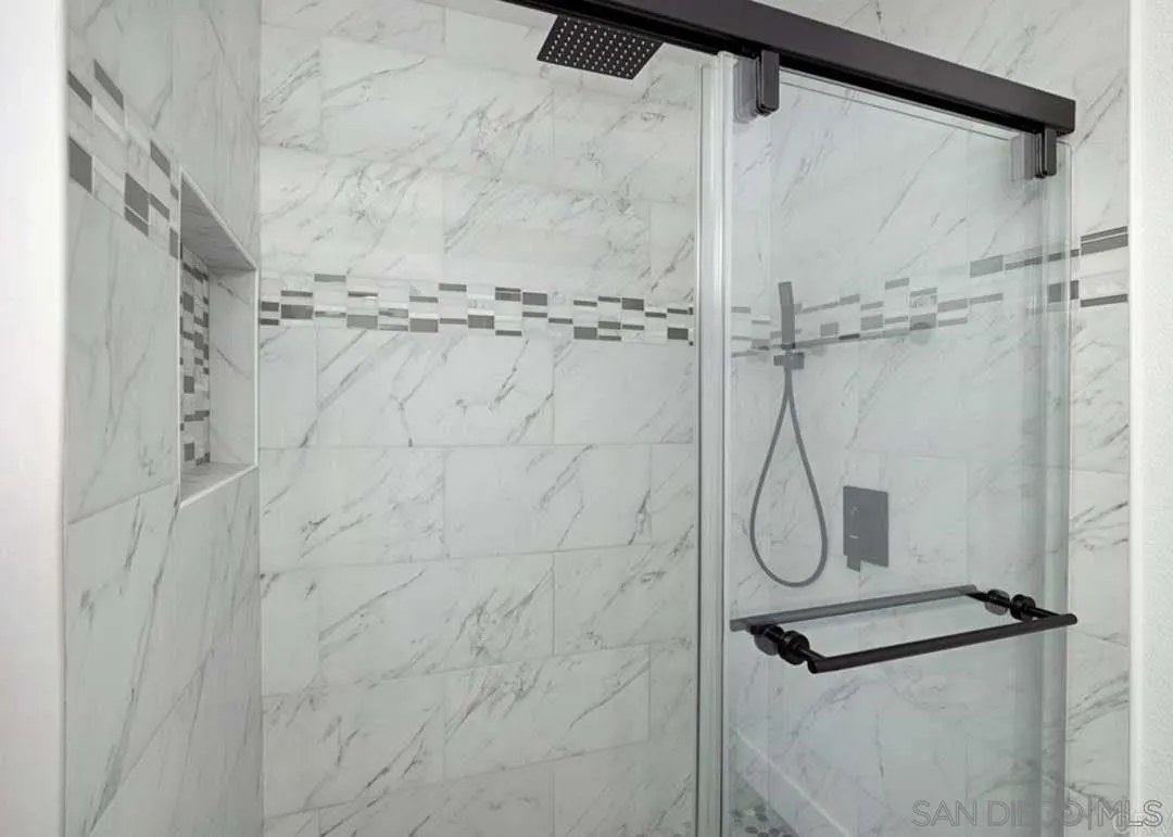 https://cdn.realtyfeed.com/cdn/127/260021831/4aa2db720d1820d0888278f11962984e.webp