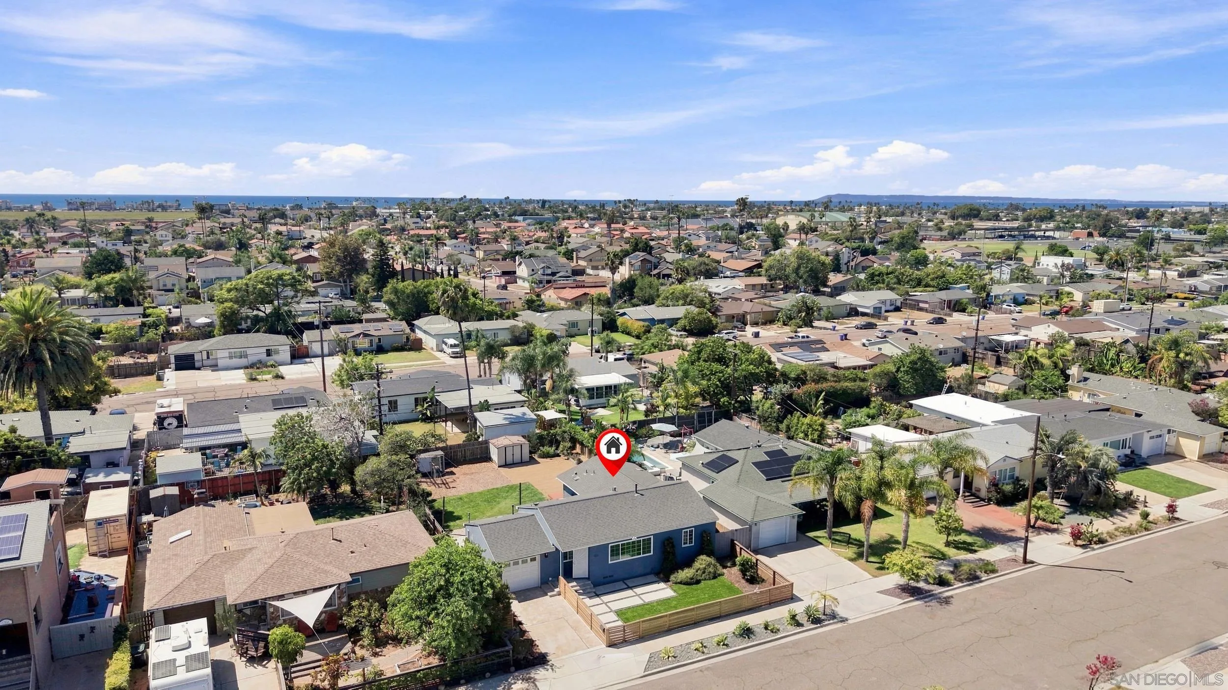 https://cdn.realtyfeed.com/cdn/127/260021843/2c83e80ce9acc9cd018b26f8133cced5.webp