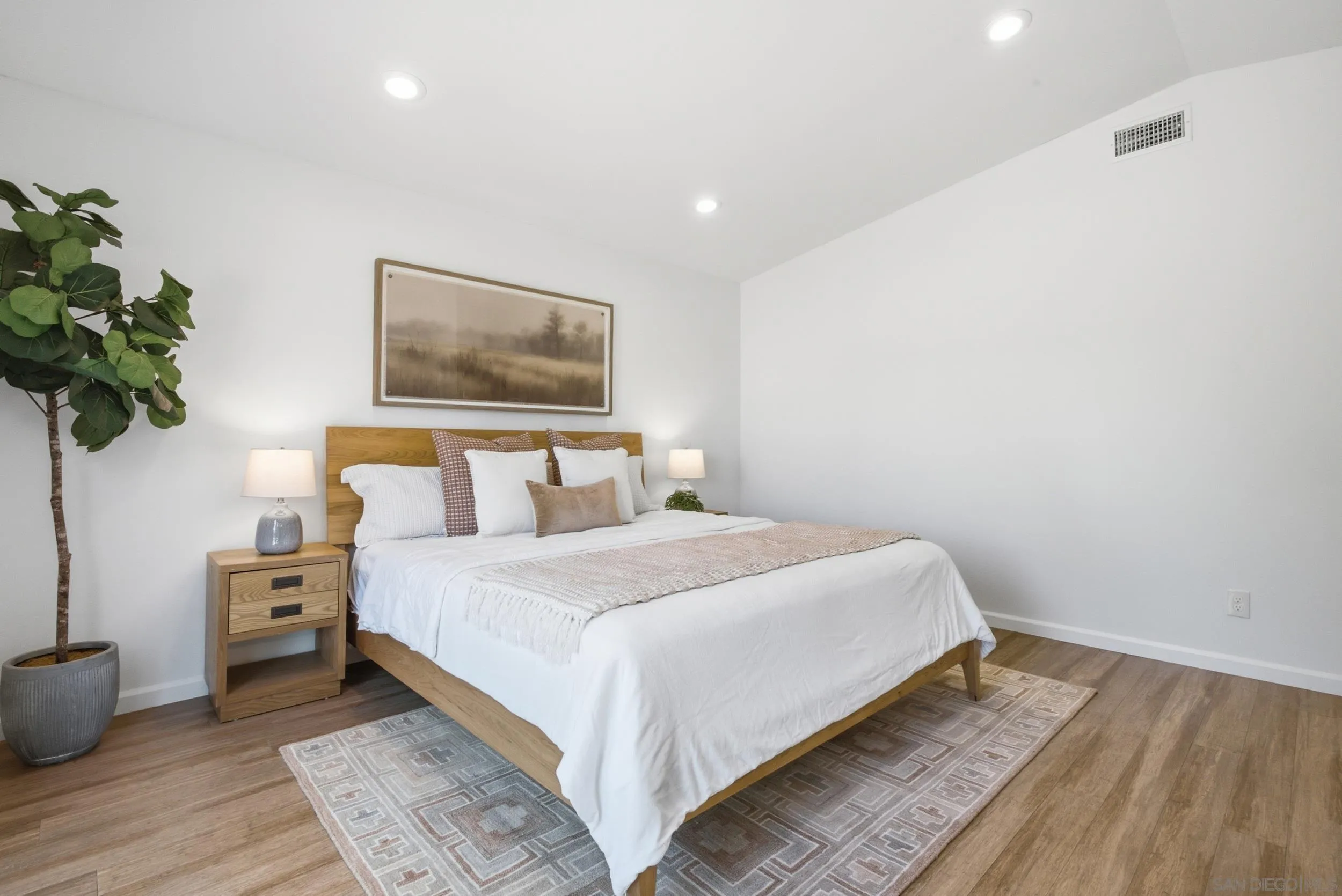 https://cdn.realtyfeed.com/cdn/127/260021843/2cf8b83966e4a3606fa67b025a0fa55b.webp