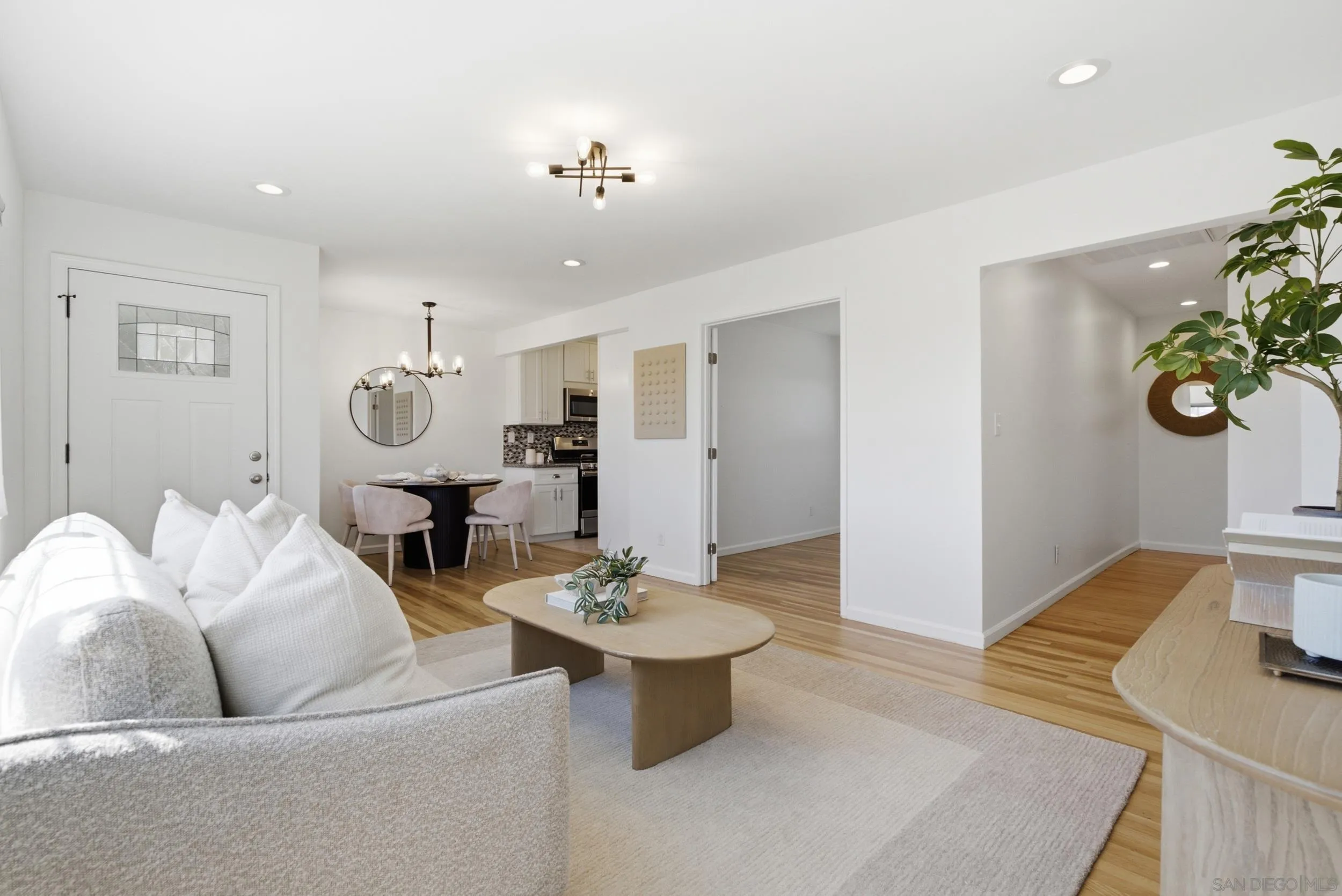 https://cdn.realtyfeed.com/cdn/127/260021843/30a165027bcea76b020317b4718d18e6.webp