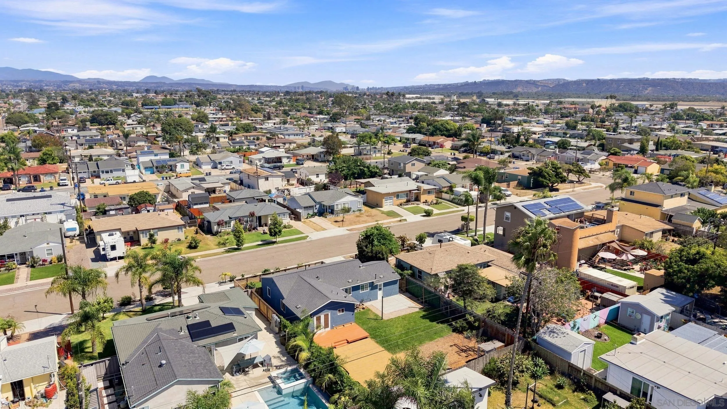 https://cdn.realtyfeed.com/cdn/127/260021843/52ff10ba8197cf06bbb8f40895ce59b3.webp