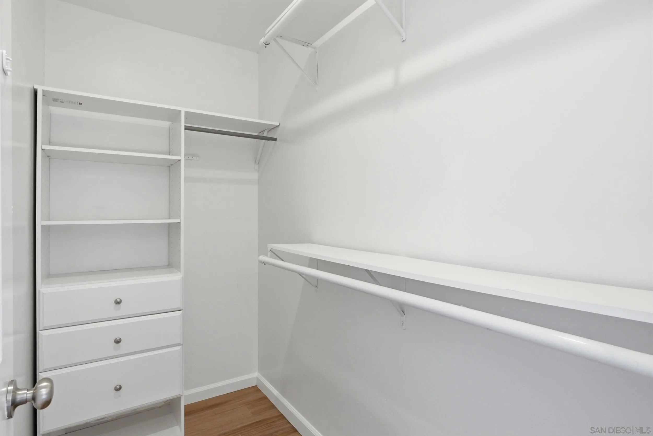 https://cdn.realtyfeed.com/cdn/127/260021843/c8fbb0bc60d03b15a8b97085184b982d.webp