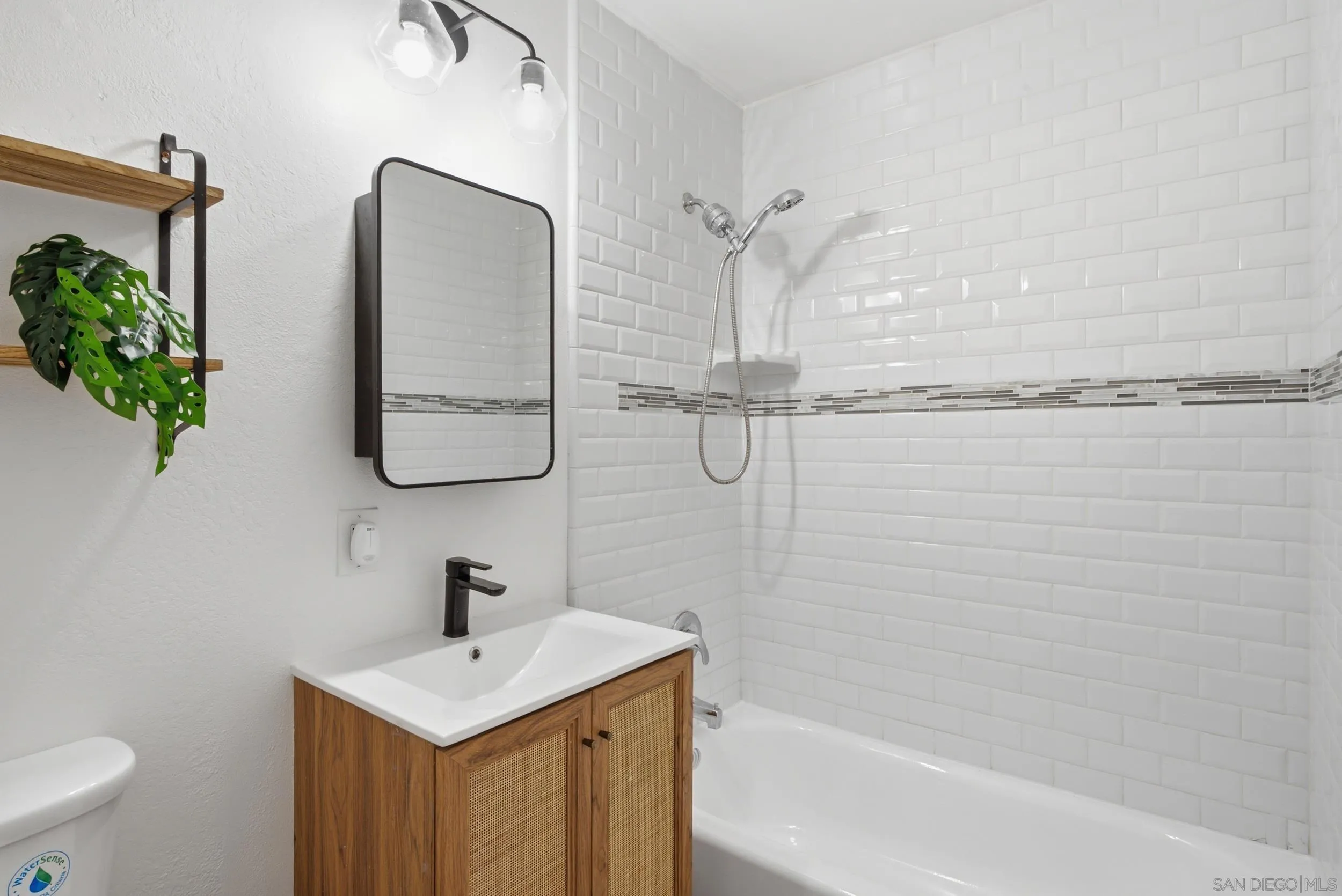 https://cdn.realtyfeed.com/cdn/127/260021843/f3189e06200bb45bbbe2632a116e3b19.webp