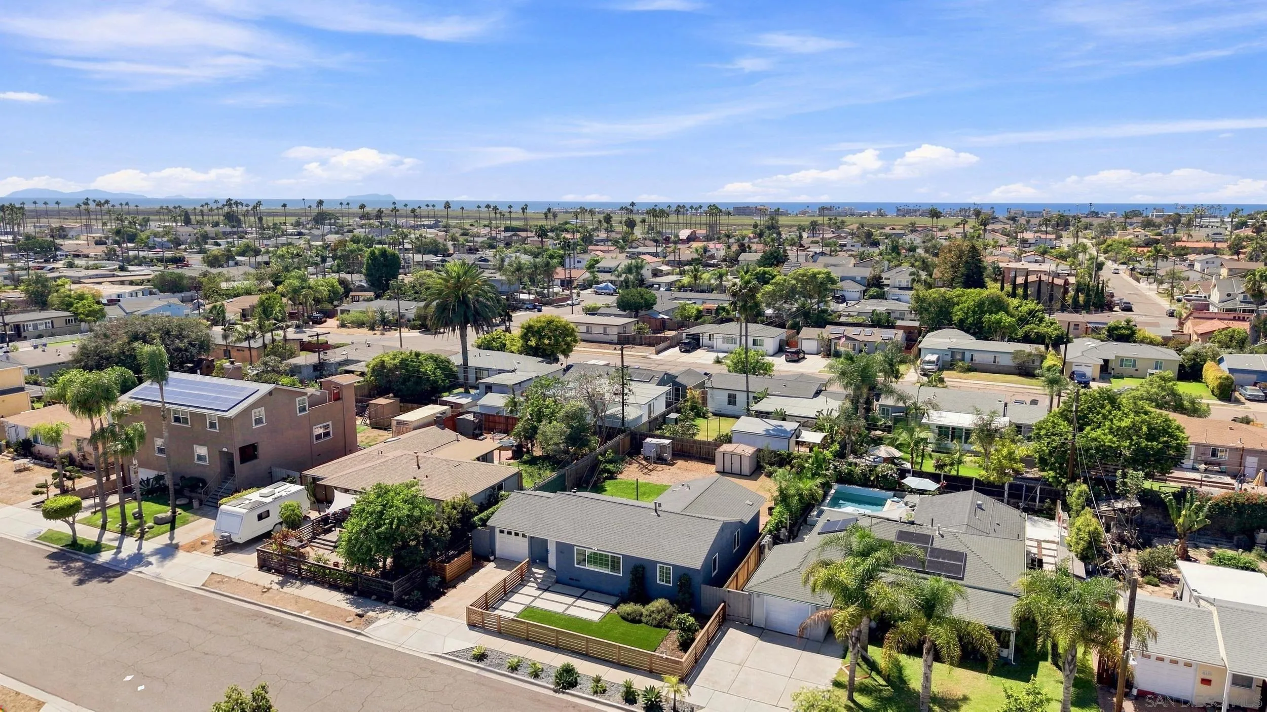 https://cdn.realtyfeed.com/cdn/127/260021843/ff381d81b04162a2f6f9e282e8e1d098.webp