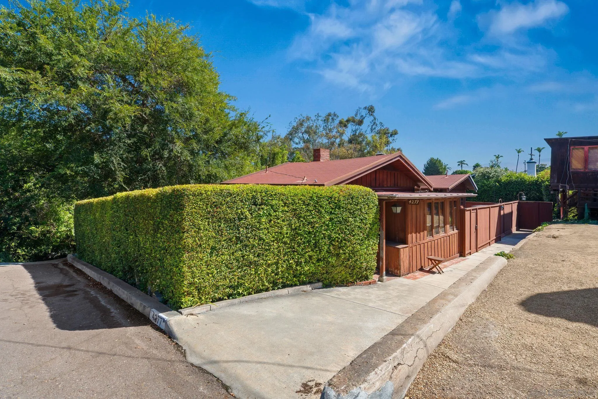 https://cdn.realtyfeed.com/cdn/127/260021844/230c41ea4db1d156a7f80c4925a86f35.webp