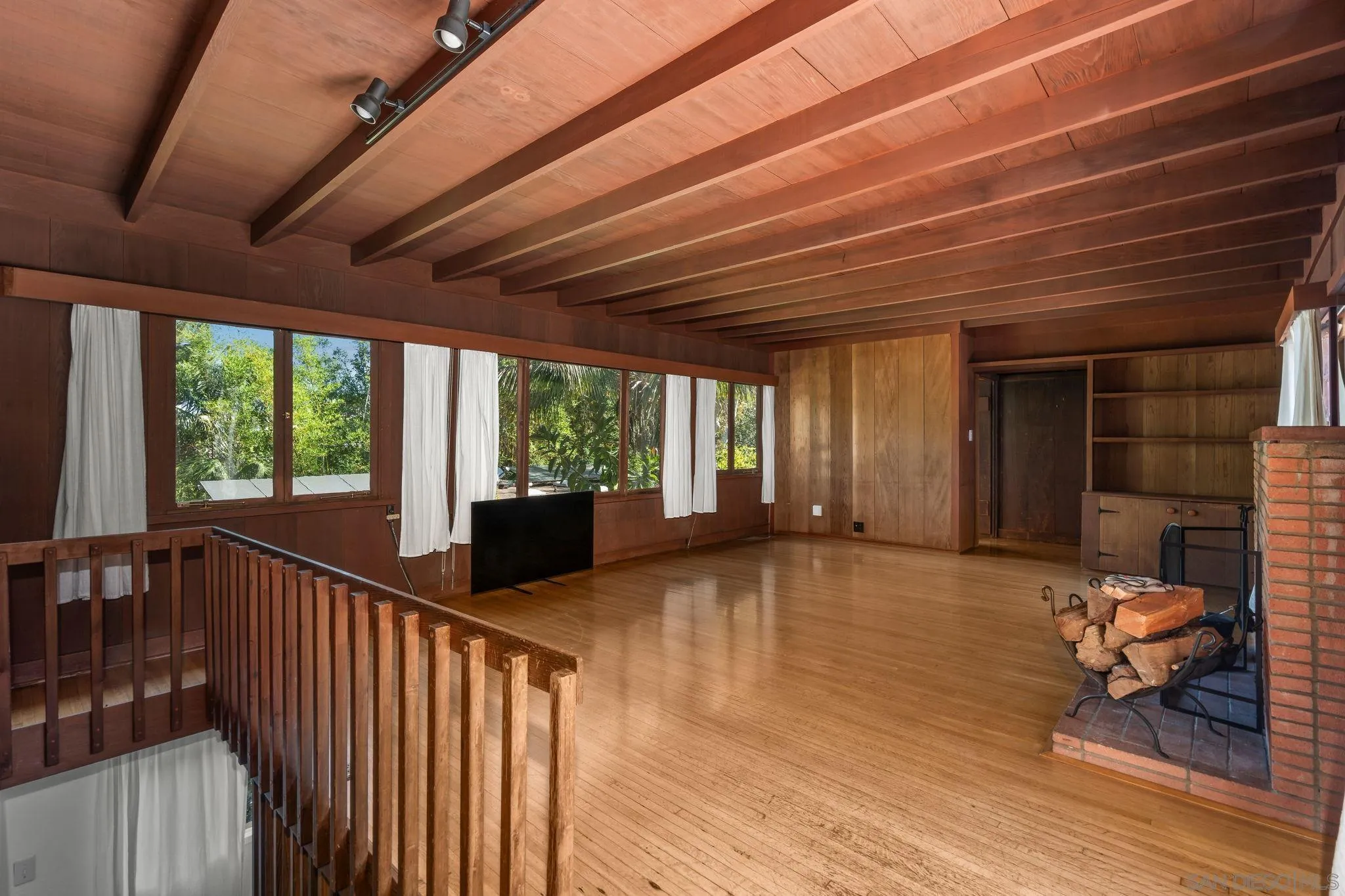 https://cdn.realtyfeed.com/cdn/127/260021844/2ef0cfc05c2a3729ee4bc829636537ac.webp