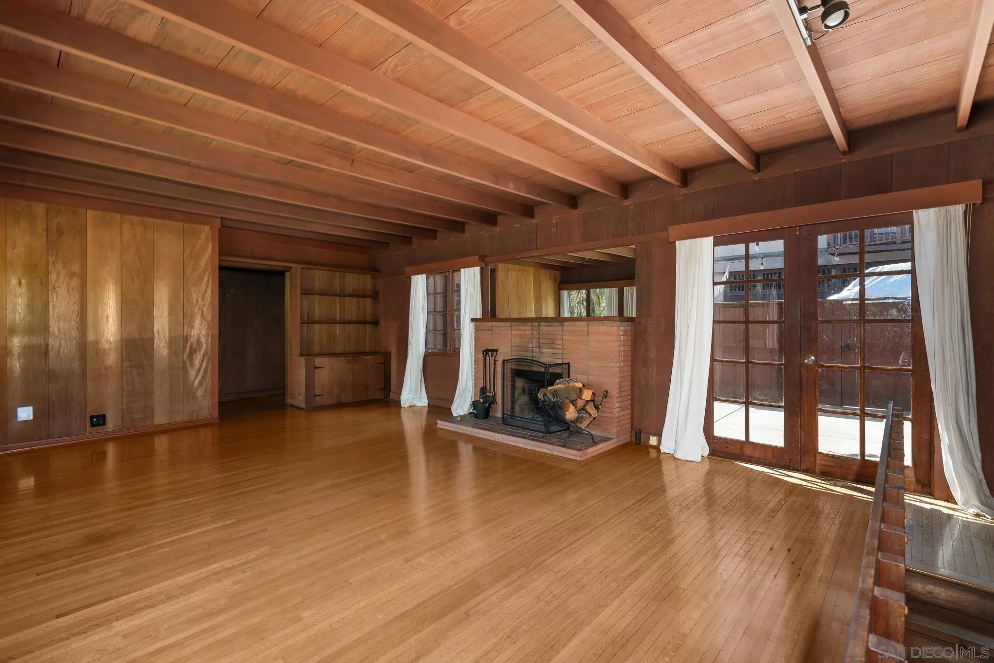https://cdn.realtyfeed.com/cdn/127/260021844/305c97874c58b7d080fec0876009d70a.webp