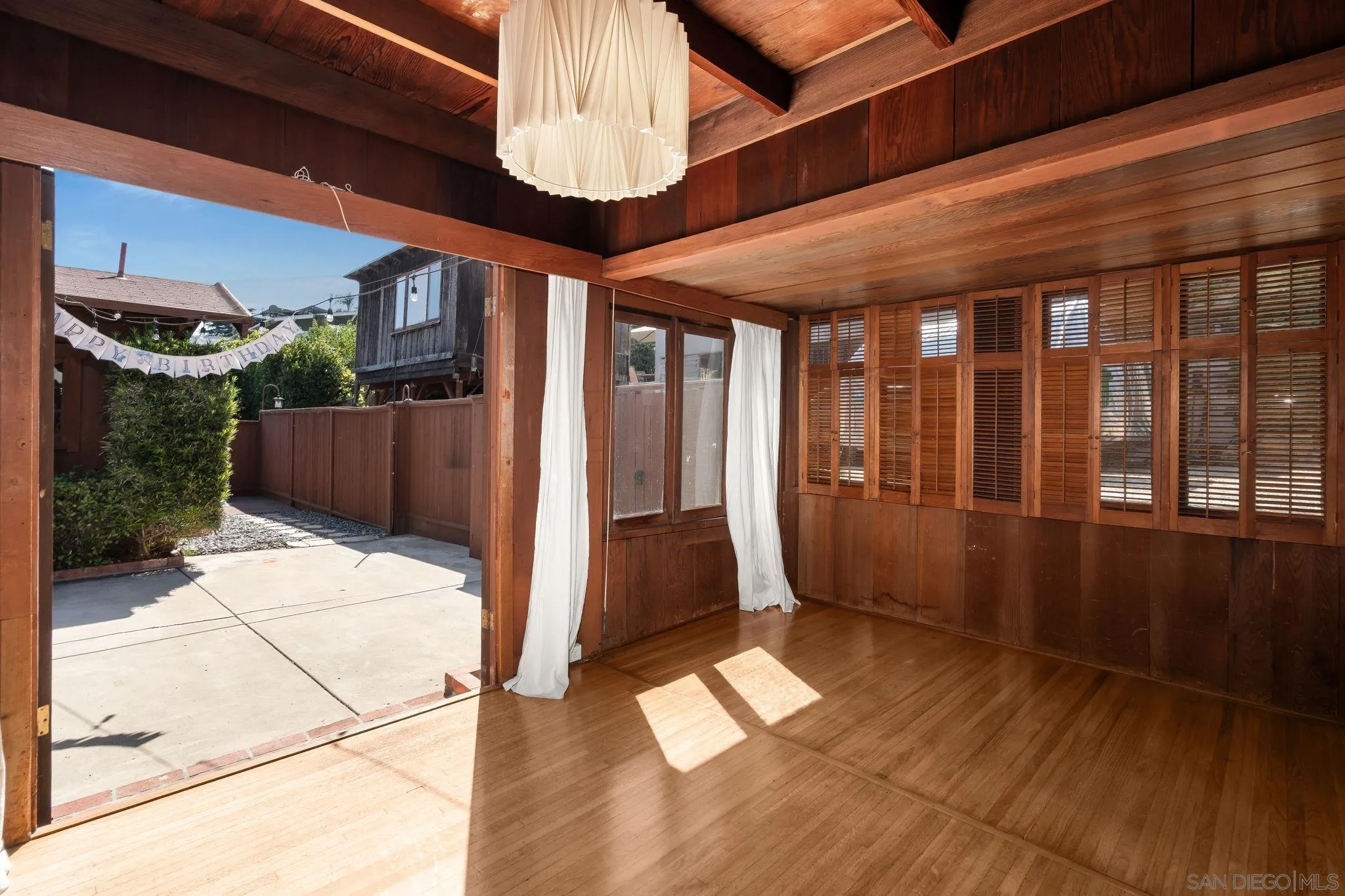 https://cdn.realtyfeed.com/cdn/127/260021844/3ca7e54e58210140fdd29cc01827a315.webp