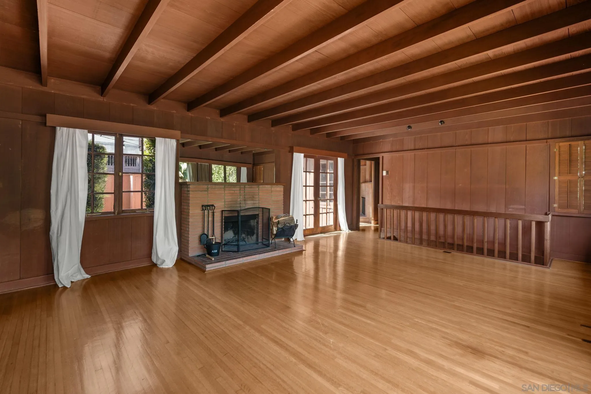 https://cdn.realtyfeed.com/cdn/127/260021844/54a511f00ff9dac2722d4fd13276d14a.webp