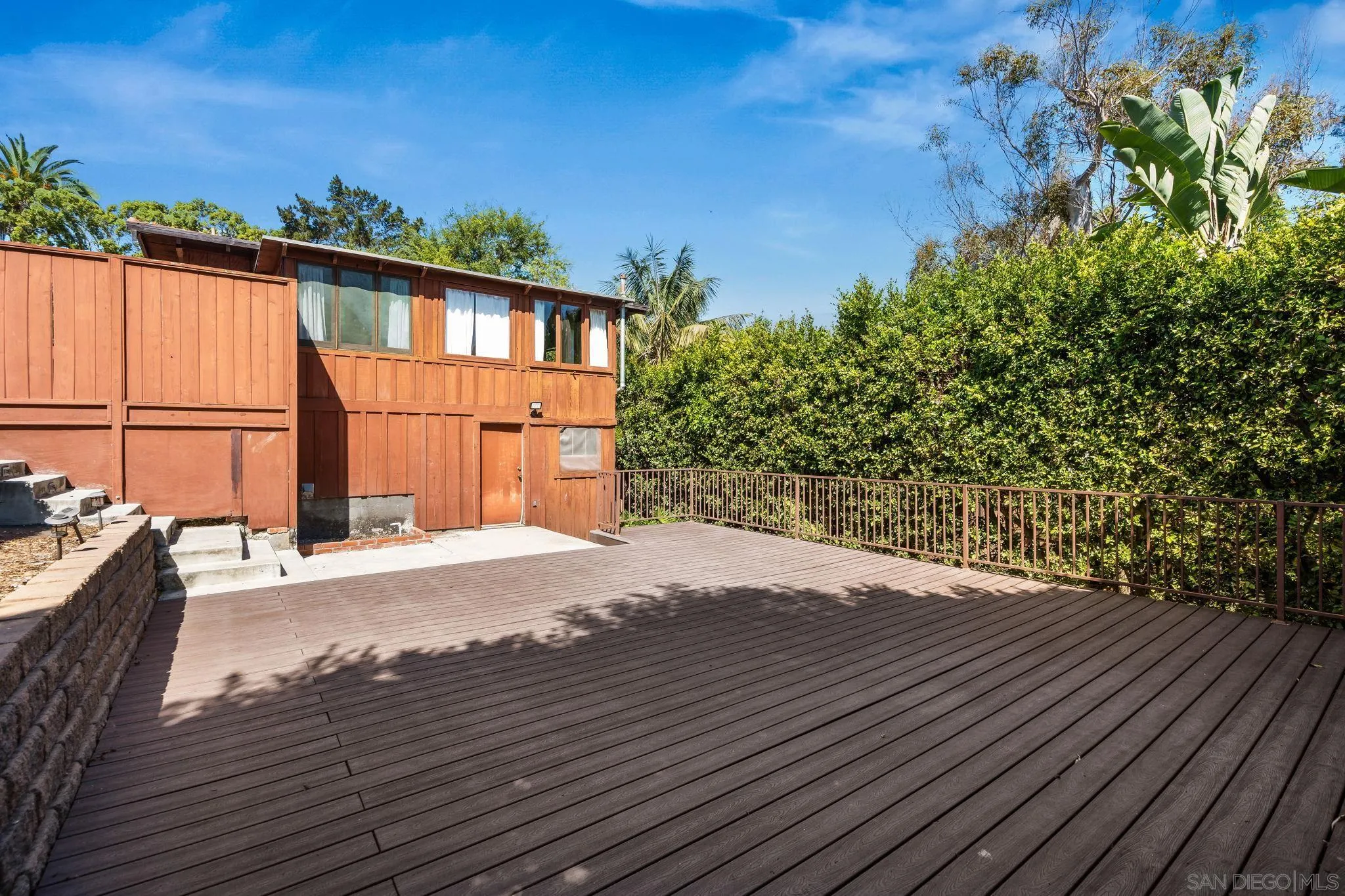 https://cdn.realtyfeed.com/cdn/127/260021844/63bf7d23ca6ee73920624b75c53167d9.webp