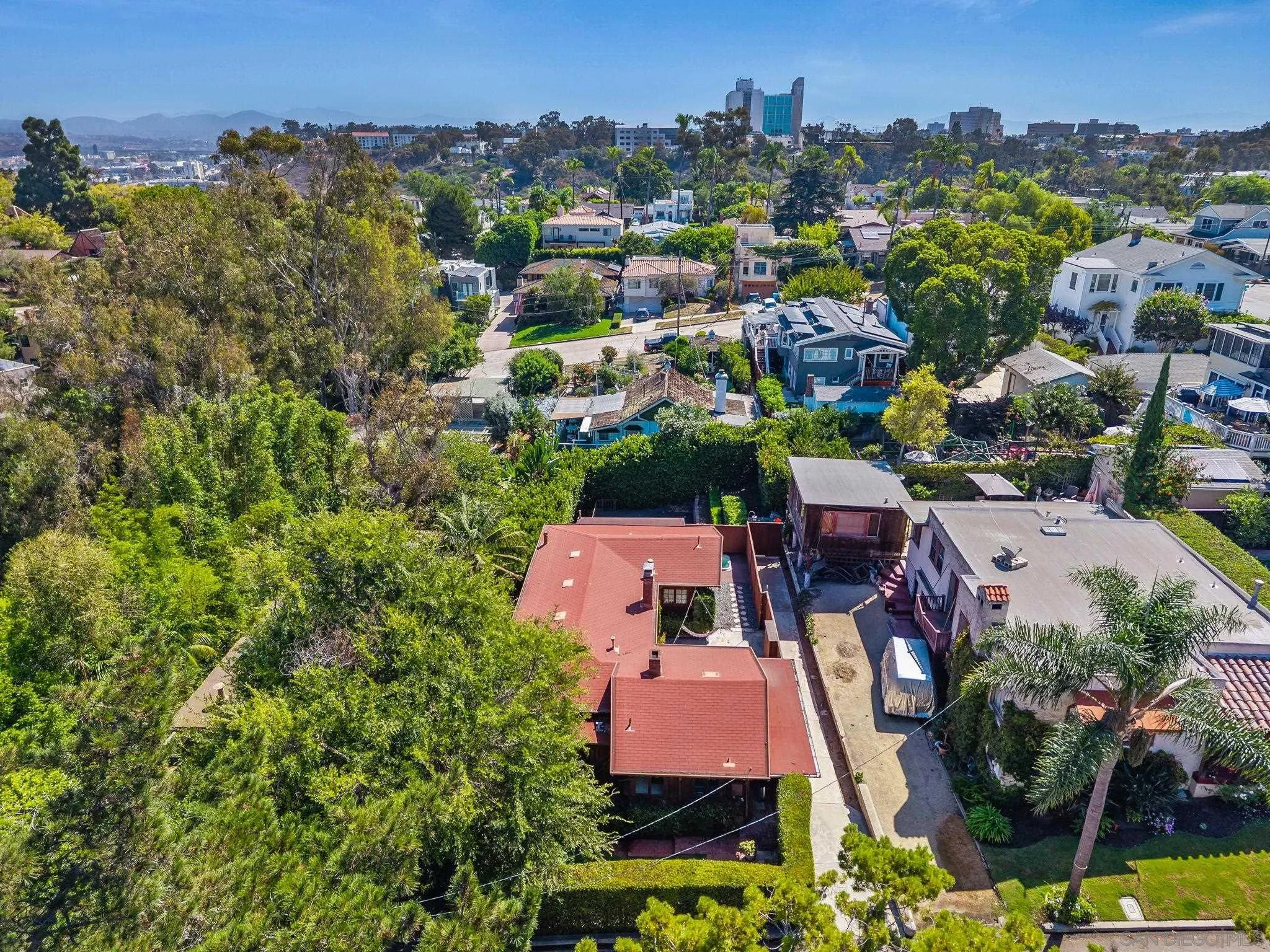 https://cdn.realtyfeed.com/cdn/127/260021844/99182cccdfc9d7e5a1fa6531e7e6f438.webp