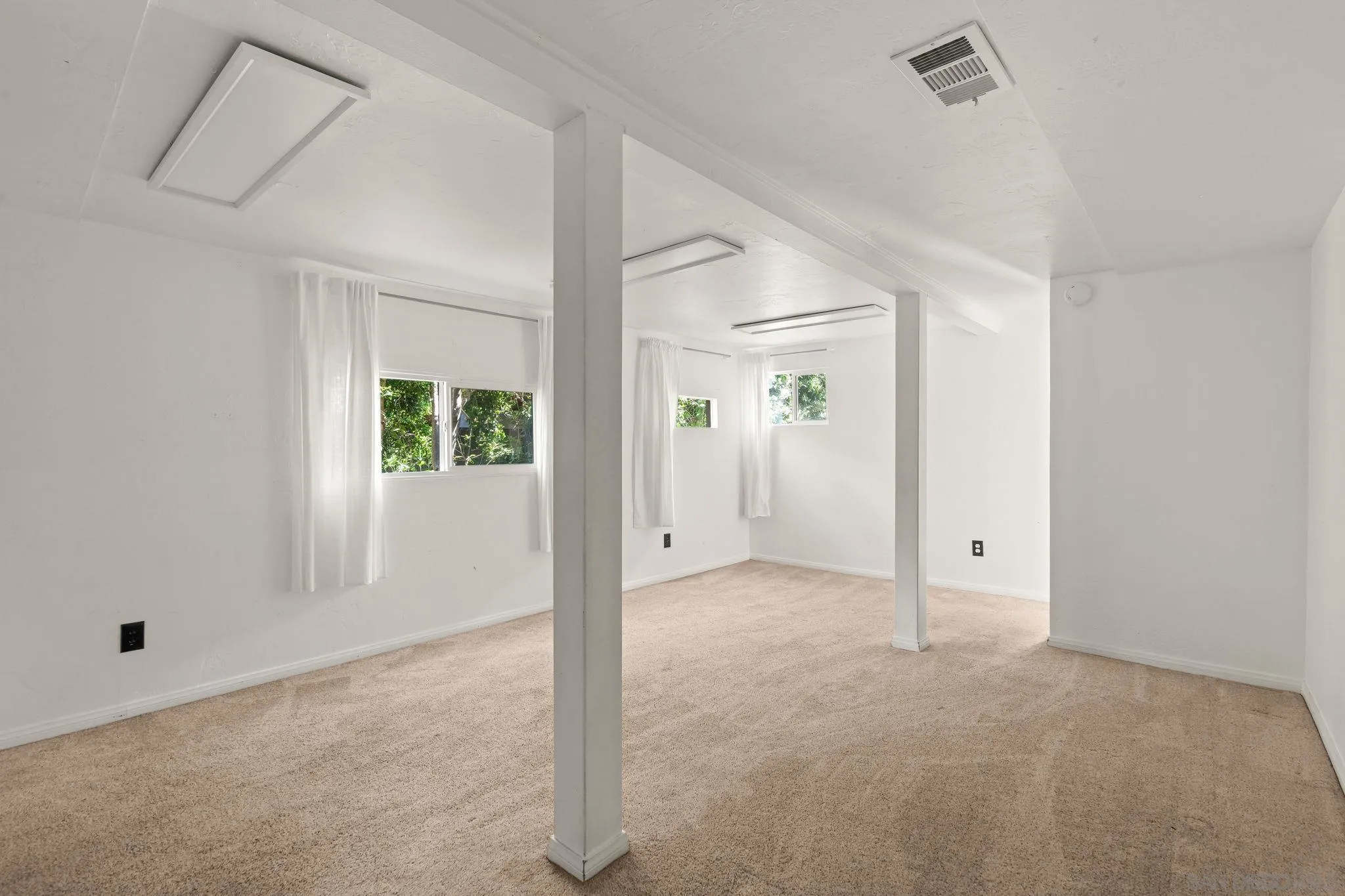 https://cdn.realtyfeed.com/cdn/127/260021844/c44ca44ee167fc8d75f716e8671dae03.webp