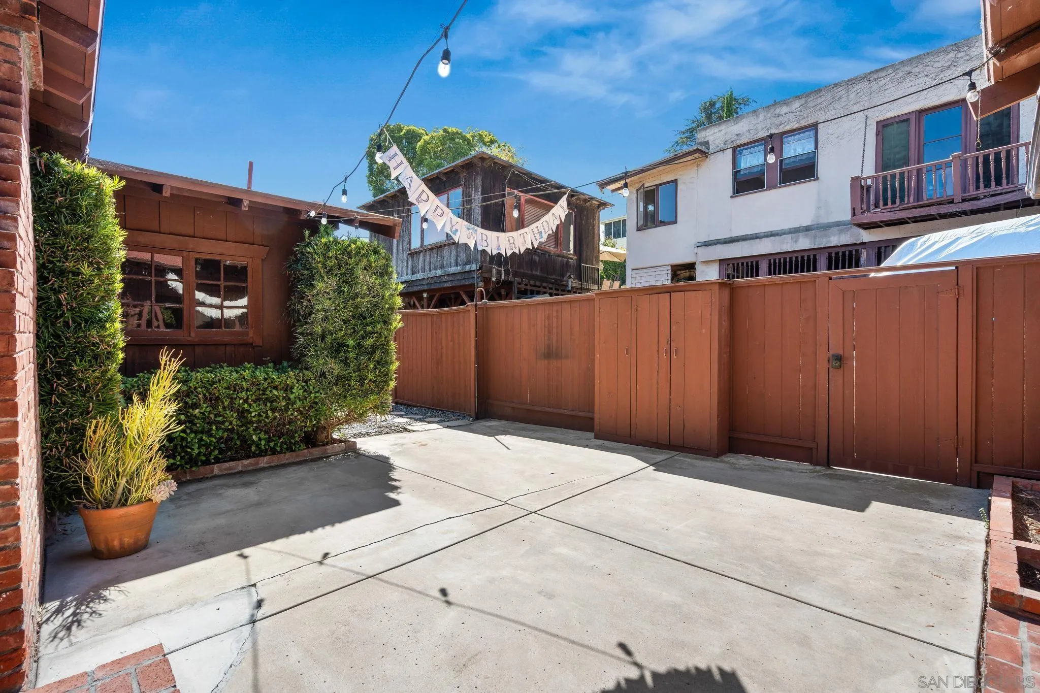 https://cdn.realtyfeed.com/cdn/127/260021844/e3e2449e905710833ee809dd16a61e33.webp