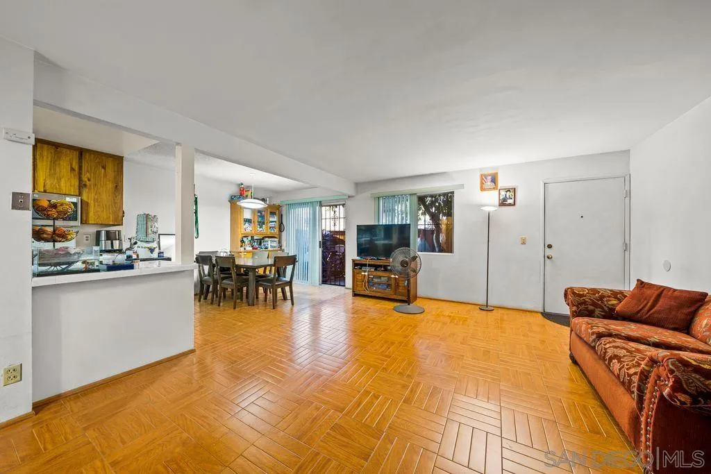 https://cdn.realtyfeed.com/cdn/127/260021855/2e535697ce6953c2a0d7278c22ae91b1.webp