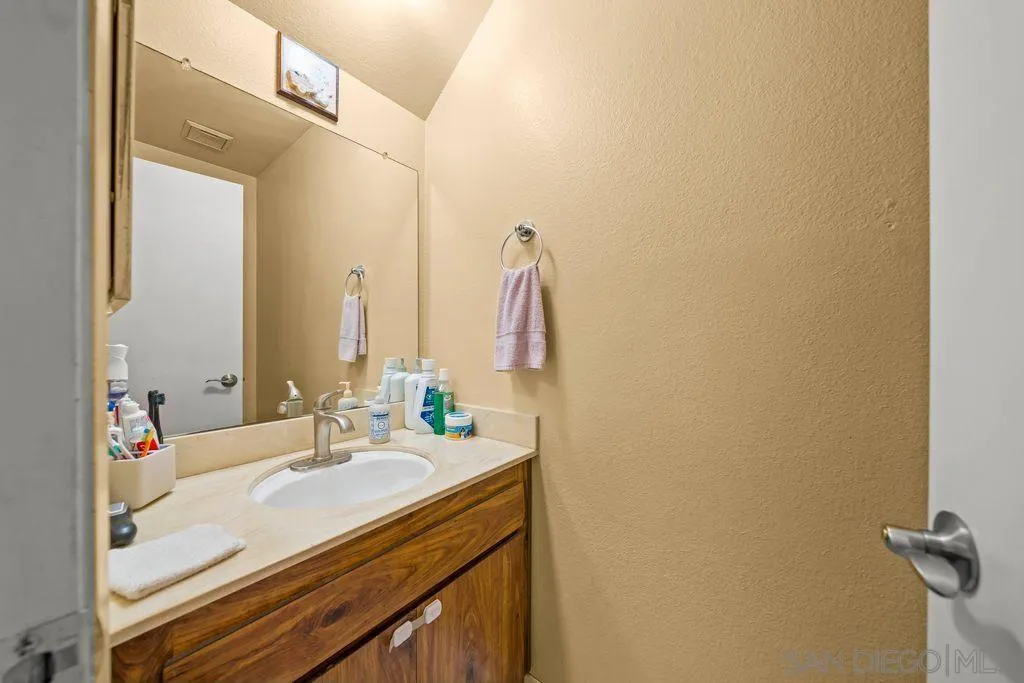 https://cdn.realtyfeed.com/cdn/127/260021855/38e380cdfa3ac555bdaa708ac0e8d782.webp