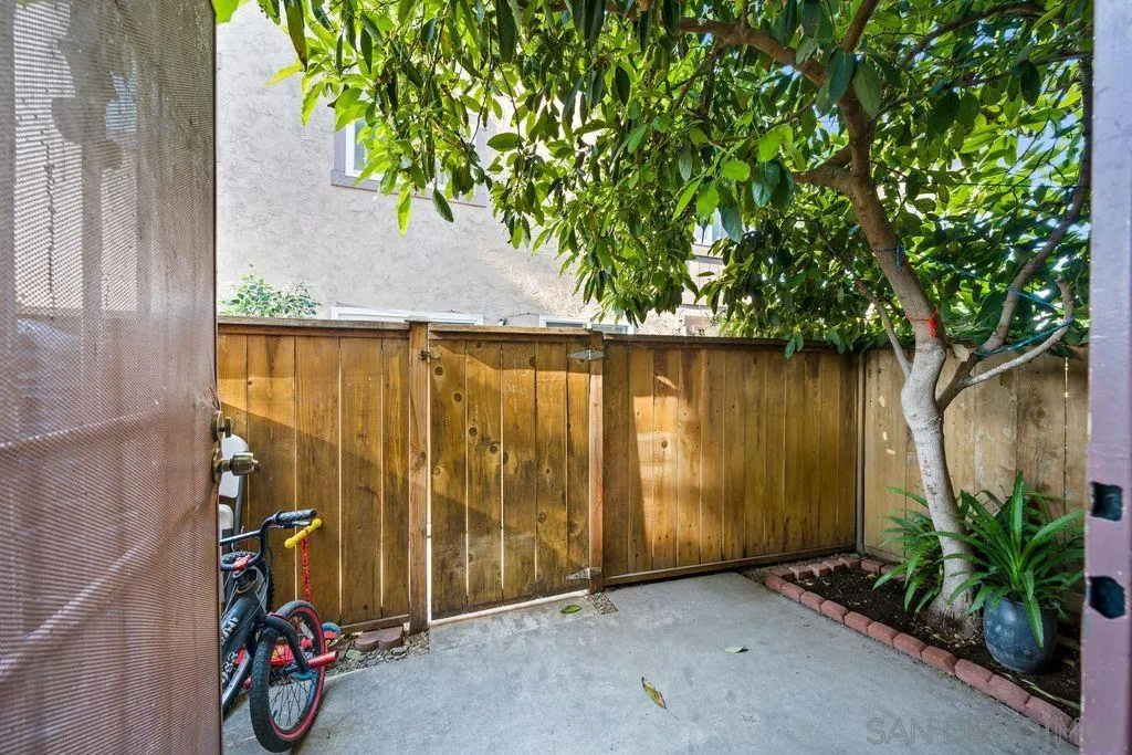 https://cdn.realtyfeed.com/cdn/127/260021855/6d1284c55044c1fc2645bfe0b4b2515f.webp