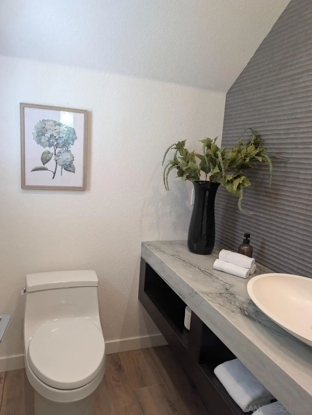https://cdn.realtyfeed.com/cdn/127/260021858/49b631d176995f2bbbf2f3f55cf9b81a.webp