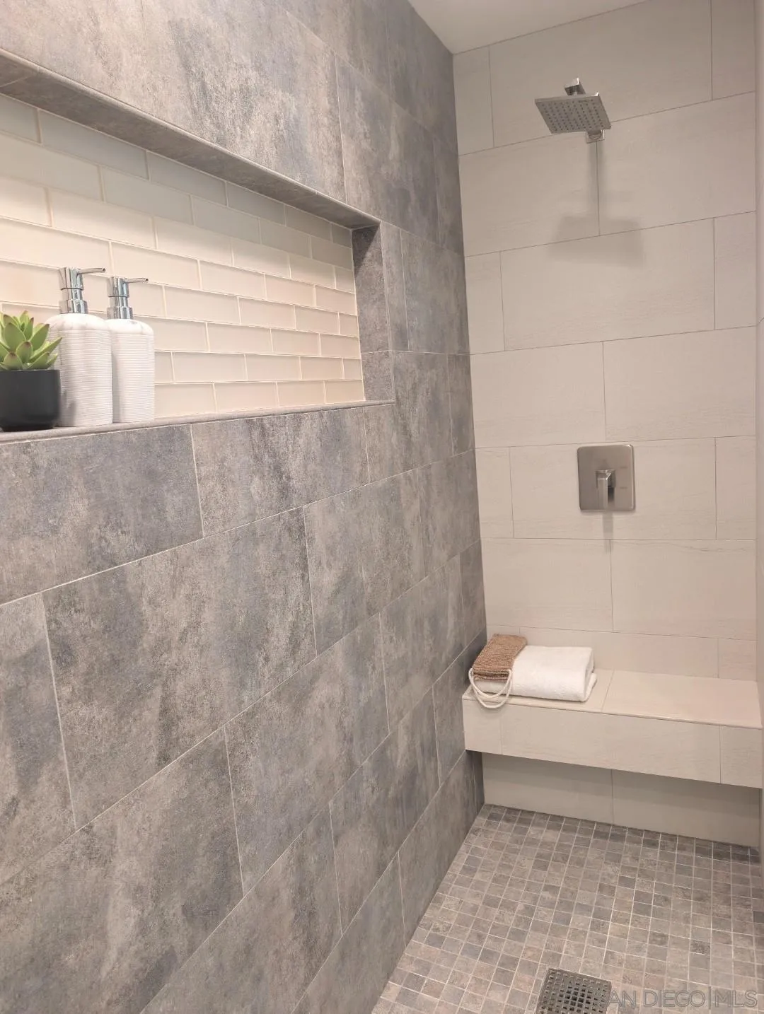 https://cdn.realtyfeed.com/cdn/127/260021858/6b78ce42bbb1fcc2bd8798a1cf046e71.webp