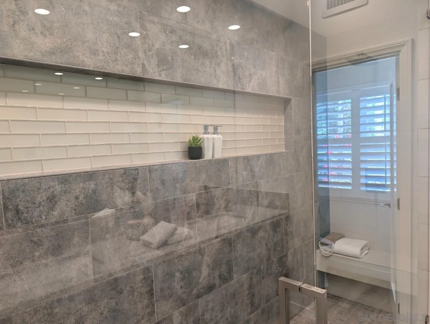 https://cdn.realtyfeed.com/cdn/127/260021858/7084911078549d2fa18c1a3932f40019.webp