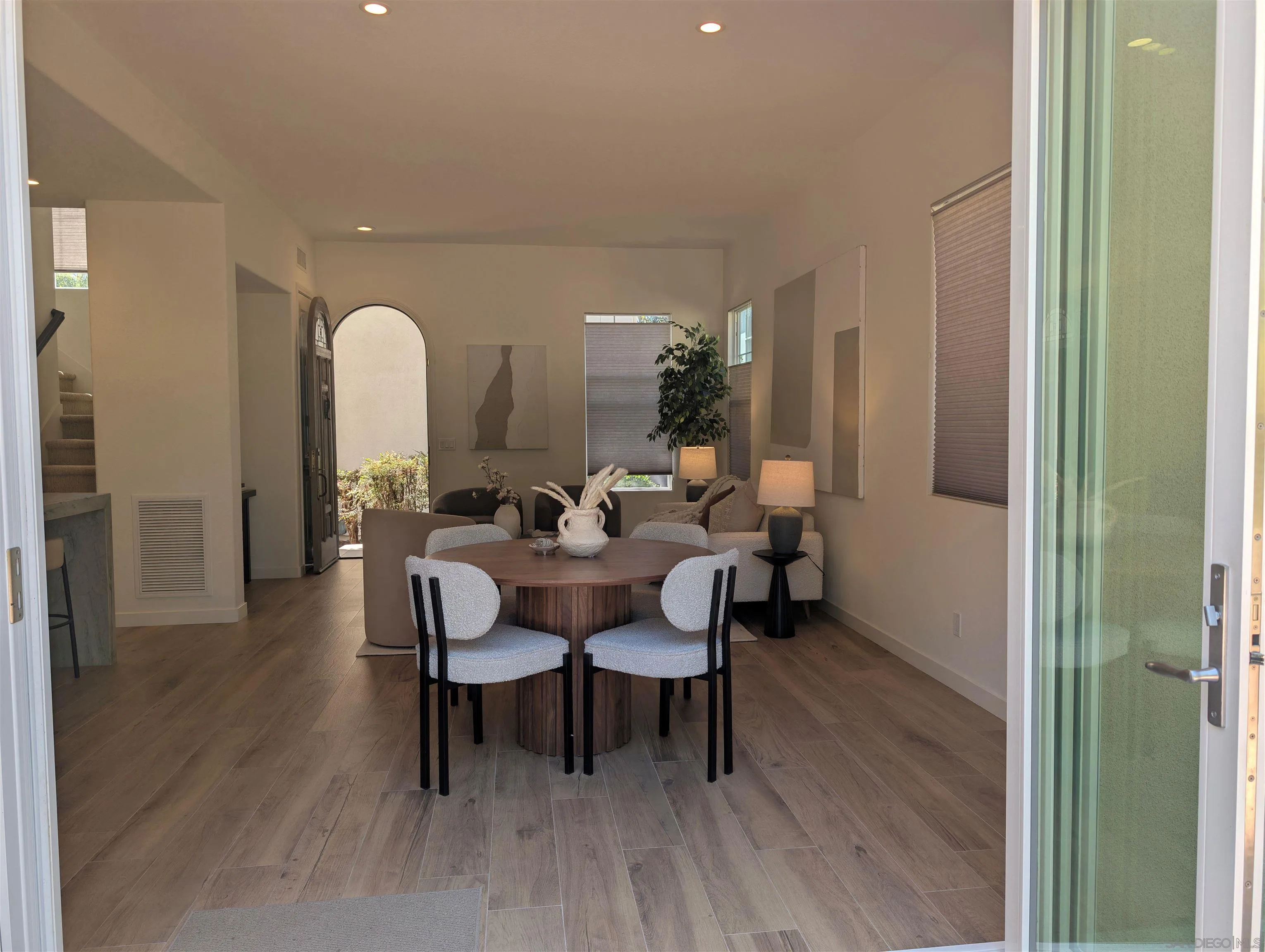 https://cdn.realtyfeed.com/cdn/127/260021858/f68525ad830cf1b3a54e014a98d9ec39.webp
