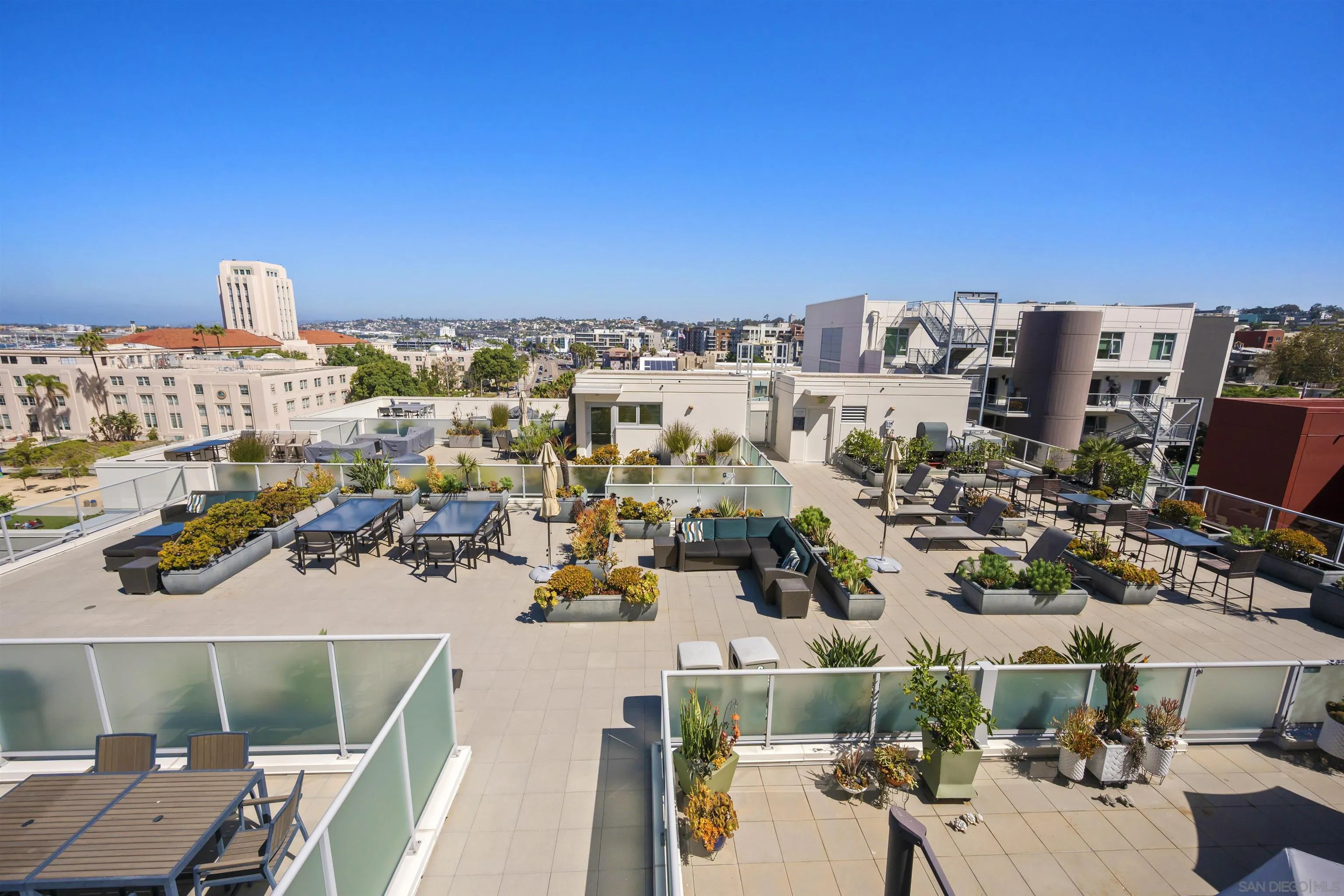 https://cdn.realtyfeed.com/cdn/127/260021861/261d8cea5e4422b0dc0b1aaa7e9ccd2e.webp