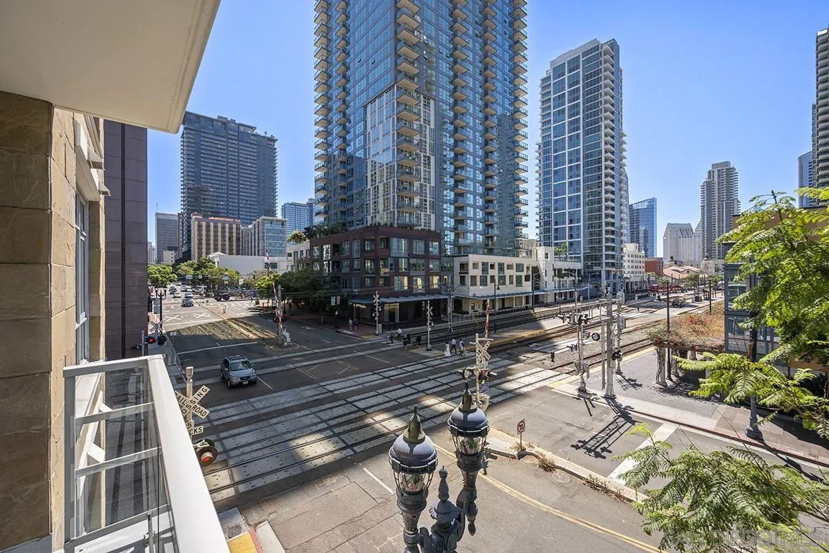 https://cdn.realtyfeed.com/cdn/127/260021861/50cd6e522bc27beceb9f991dfe186f47.webp