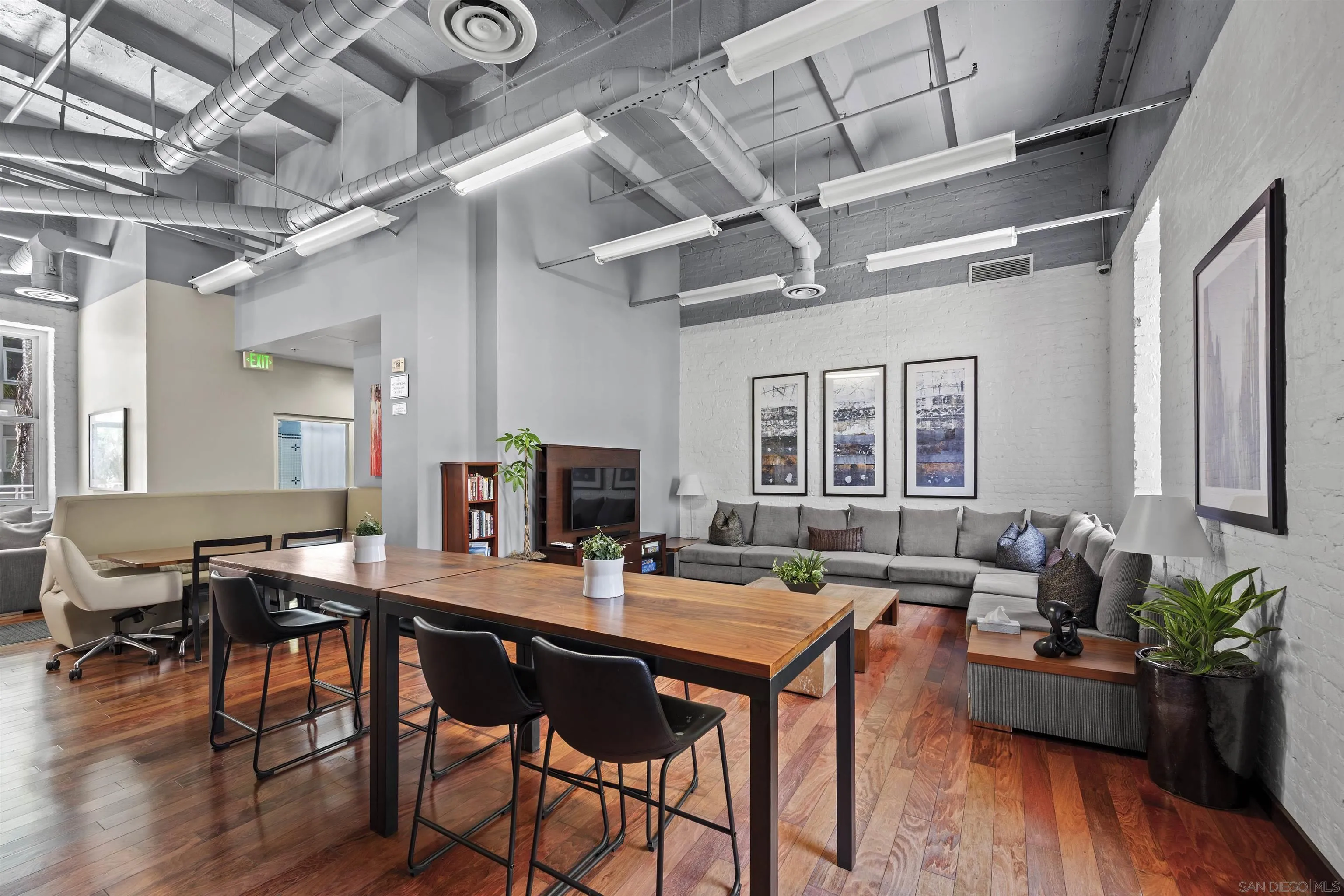 https://cdn.realtyfeed.com/cdn/127/260021861/e1520164fc6458a5dcc32b5514aa61b1.webp