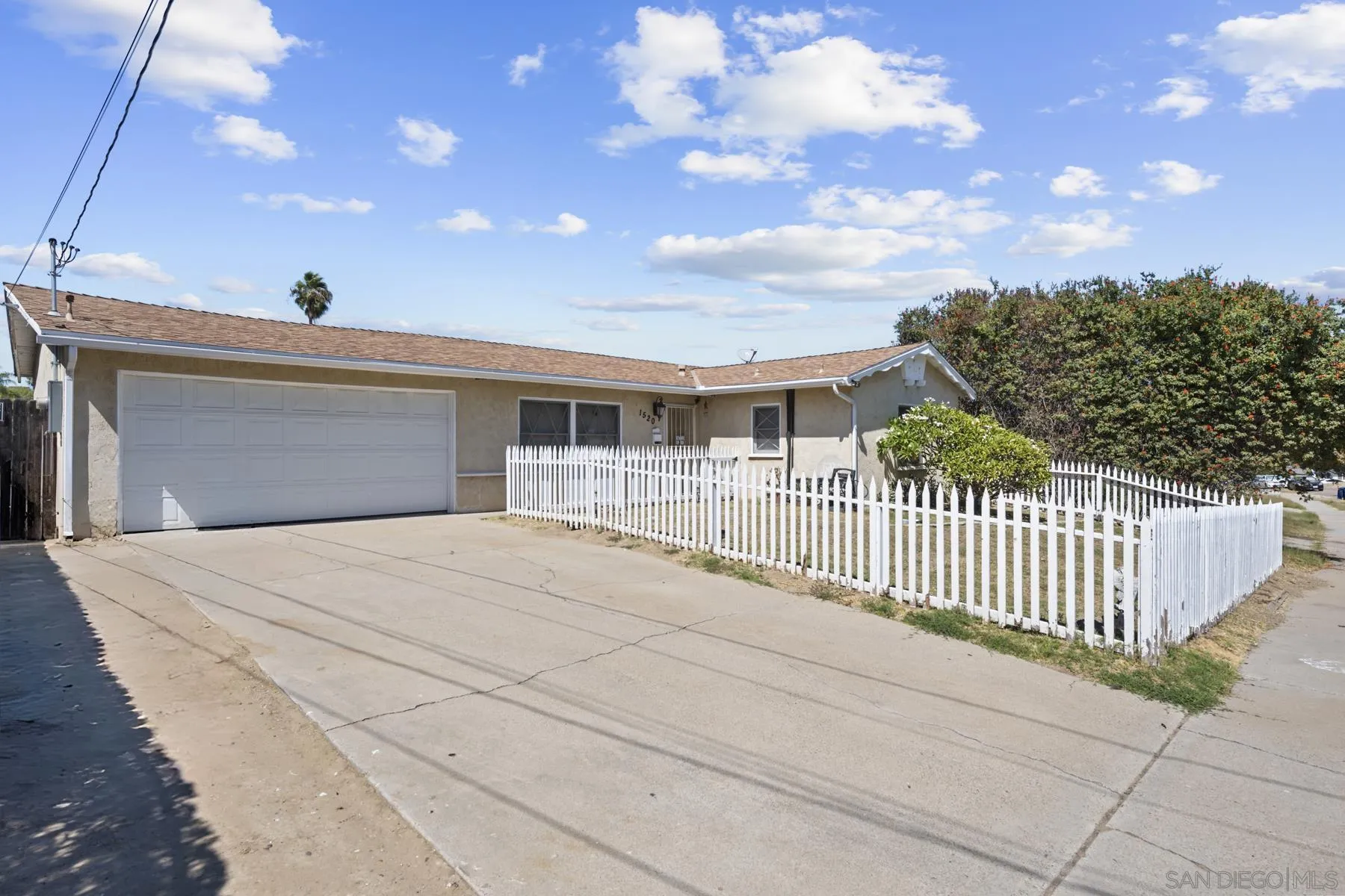 https://cdn.realtyfeed.com/cdn/127/260021862/572915cbfc8f7fdc73cd0d5208a2a4d2.webp