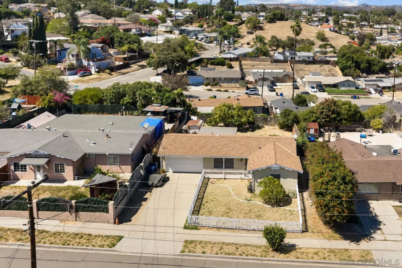 https://cdn.realtyfeed.com/cdn/127/260021862/fe87b8df183fcb5bfbe25e88516cbf9f.webp
