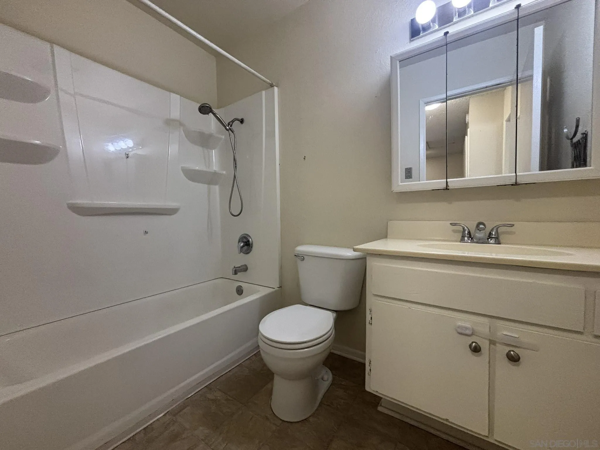 https://cdn.realtyfeed.com/cdn/127/260021863/de21c7a3466f67faa20d5472b629eb33.webp