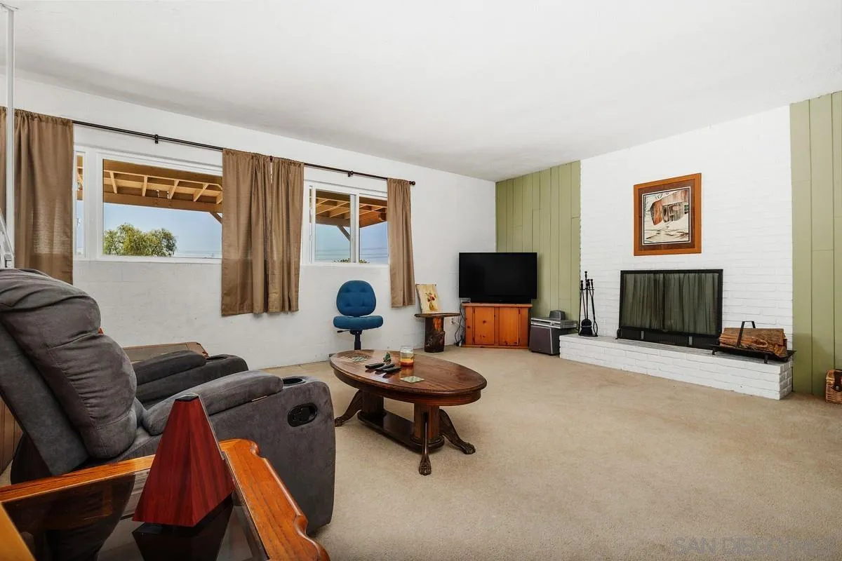 https://cdn.realtyfeed.com/cdn/127/260021868/0120a6611ffa4894463ea3f2d68c34d9.webp