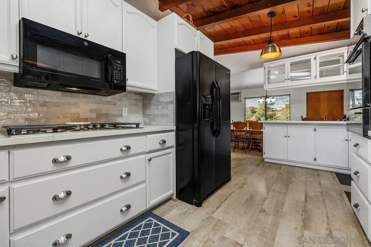 https://cdn.realtyfeed.com/cdn/127/260021868/075b2f93666621f6f905c65036cf2804.webp