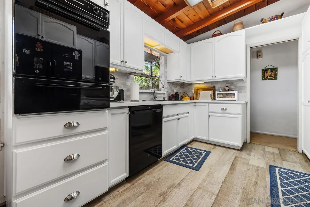 https://cdn.realtyfeed.com/cdn/127/260021868/163ba7928419a8a30719ac3bb6978cb4.webp