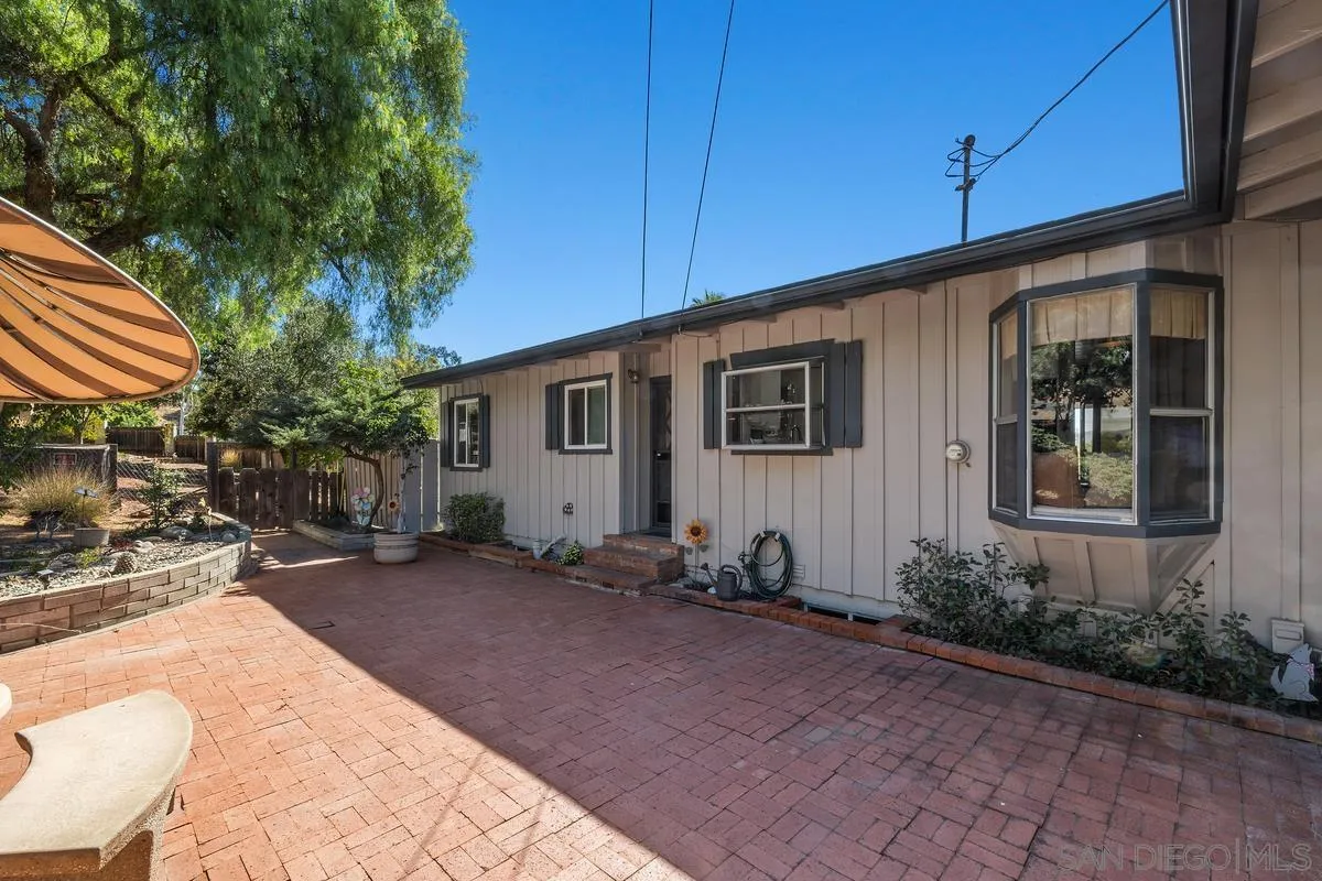 https://cdn.realtyfeed.com/cdn/127/260021868/33bdc9ebb0b00ce1f86639a9e29a2748.webp