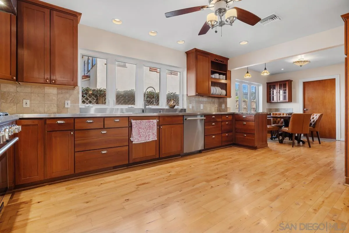 https://cdn.realtyfeed.com/cdn/127/260021875/55a95413da8c0811e9295185fc083968.webp