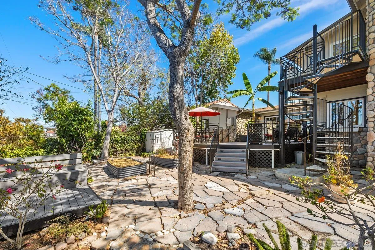 https://cdn.realtyfeed.com/cdn/127/260021875/a32c5dfba56931b2ed2ce380420bf68f.webp