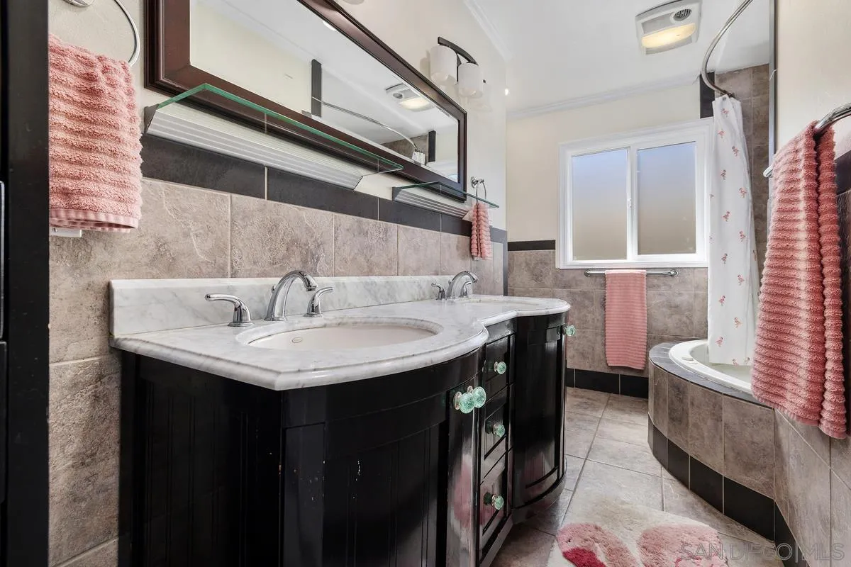 https://cdn.realtyfeed.com/cdn/127/260021875/b3d194a99e463264e5ec804ed6e29c5d.webp