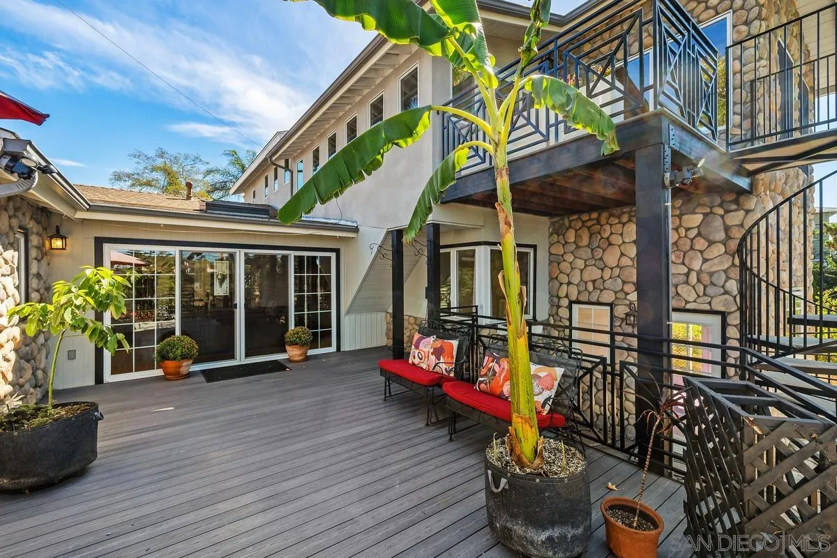 https://cdn.realtyfeed.com/cdn/127/260021875/c4bba3b2e835d95fb038336bd88e24c1.webp