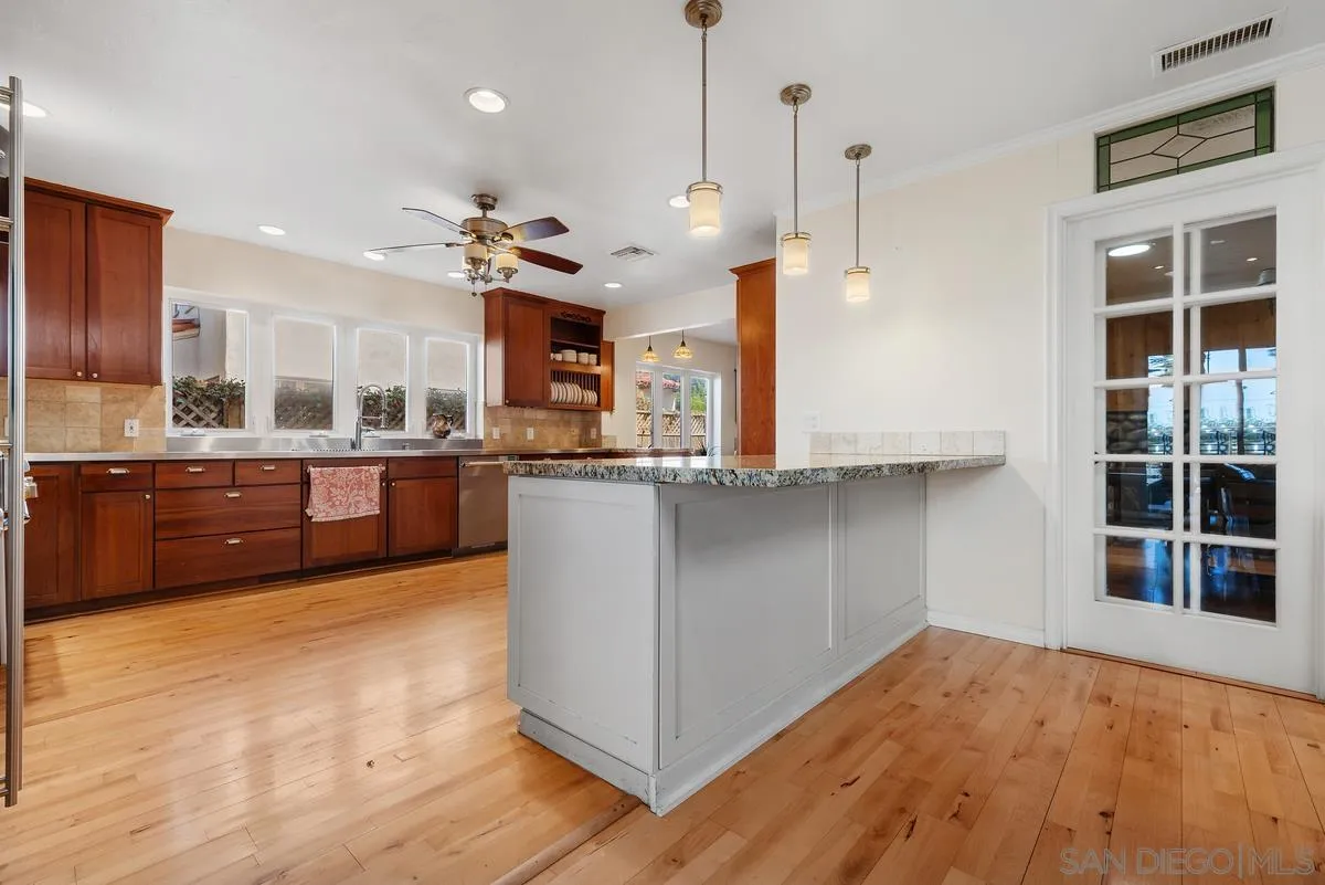 https://cdn.realtyfeed.com/cdn/127/260021875/d9919882eb8c49ecef1571f5ed4c4b99.webp