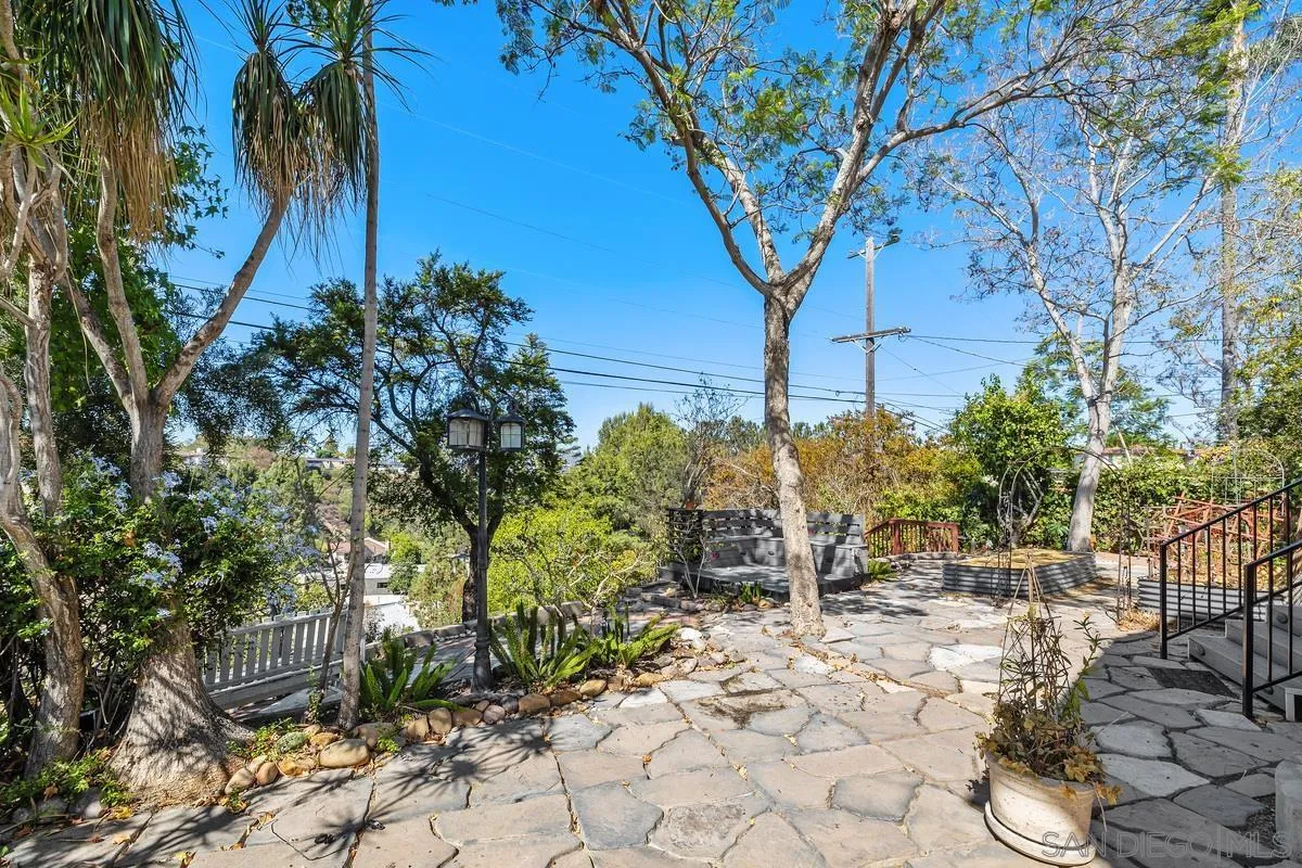 https://cdn.realtyfeed.com/cdn/127/260021875/f3d4ce805a29f6cb198d183a809aa8d2.webp