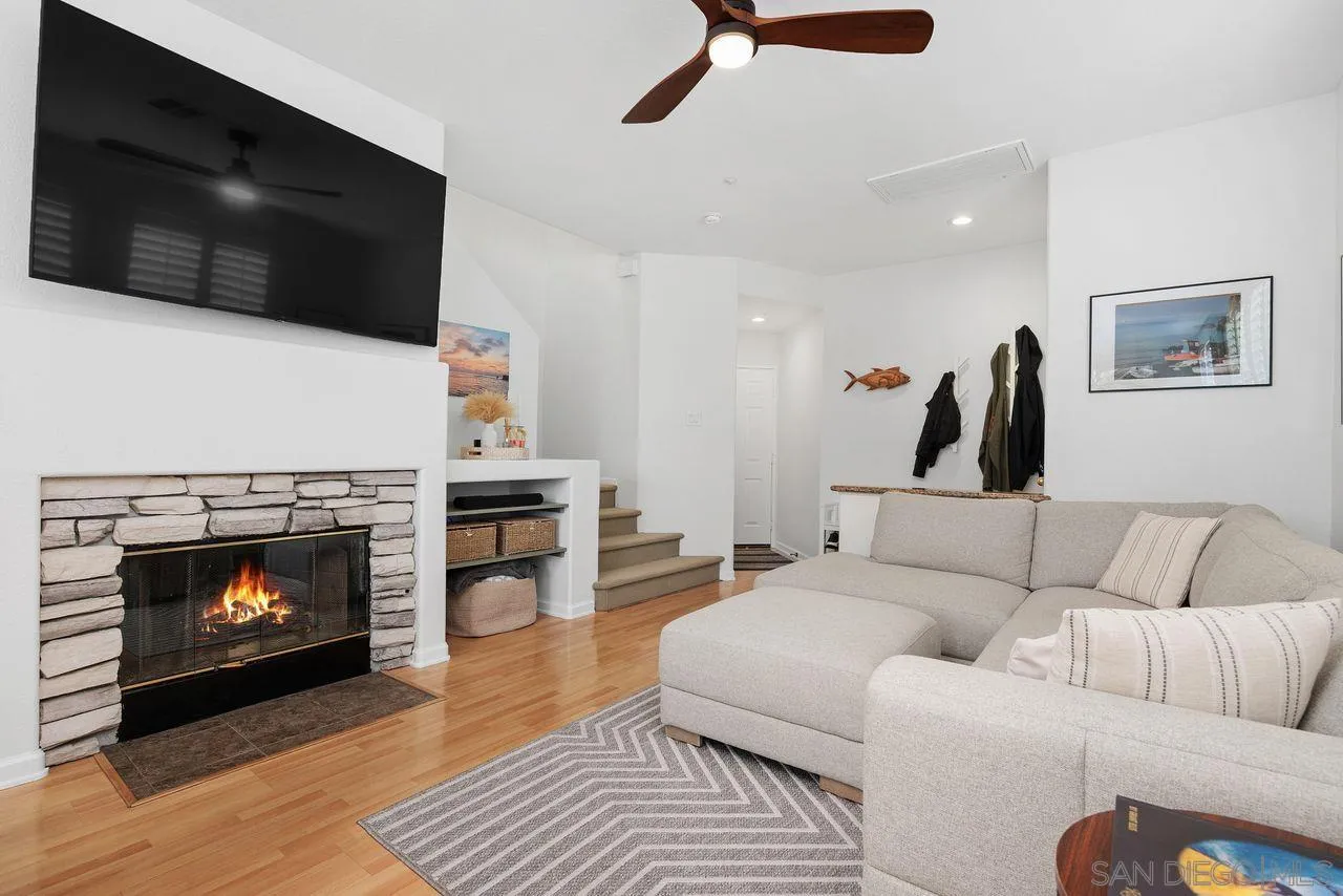 https://cdn.realtyfeed.com/cdn/127/260021876/9d2cb75e8f3c4dfb3c44ff2883256e9e.webp