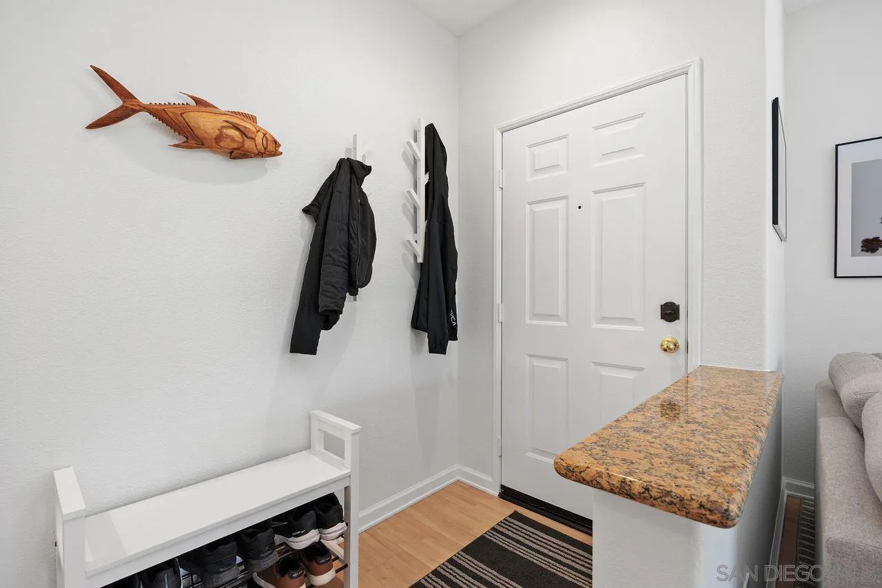 https://cdn.realtyfeed.com/cdn/127/260021876/c4efbfb467424a17537f319600dba685.webp
